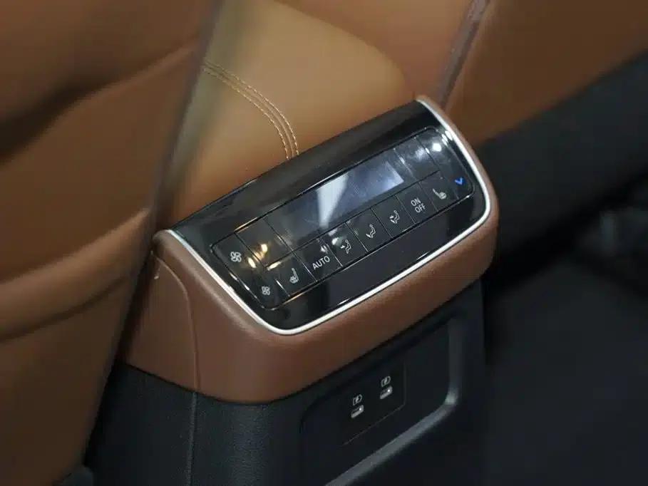 2024 Volkswagen Land Cruiser 380VC-TURBO 4WD Supreme Edition (6-seater) — миниатюра 11