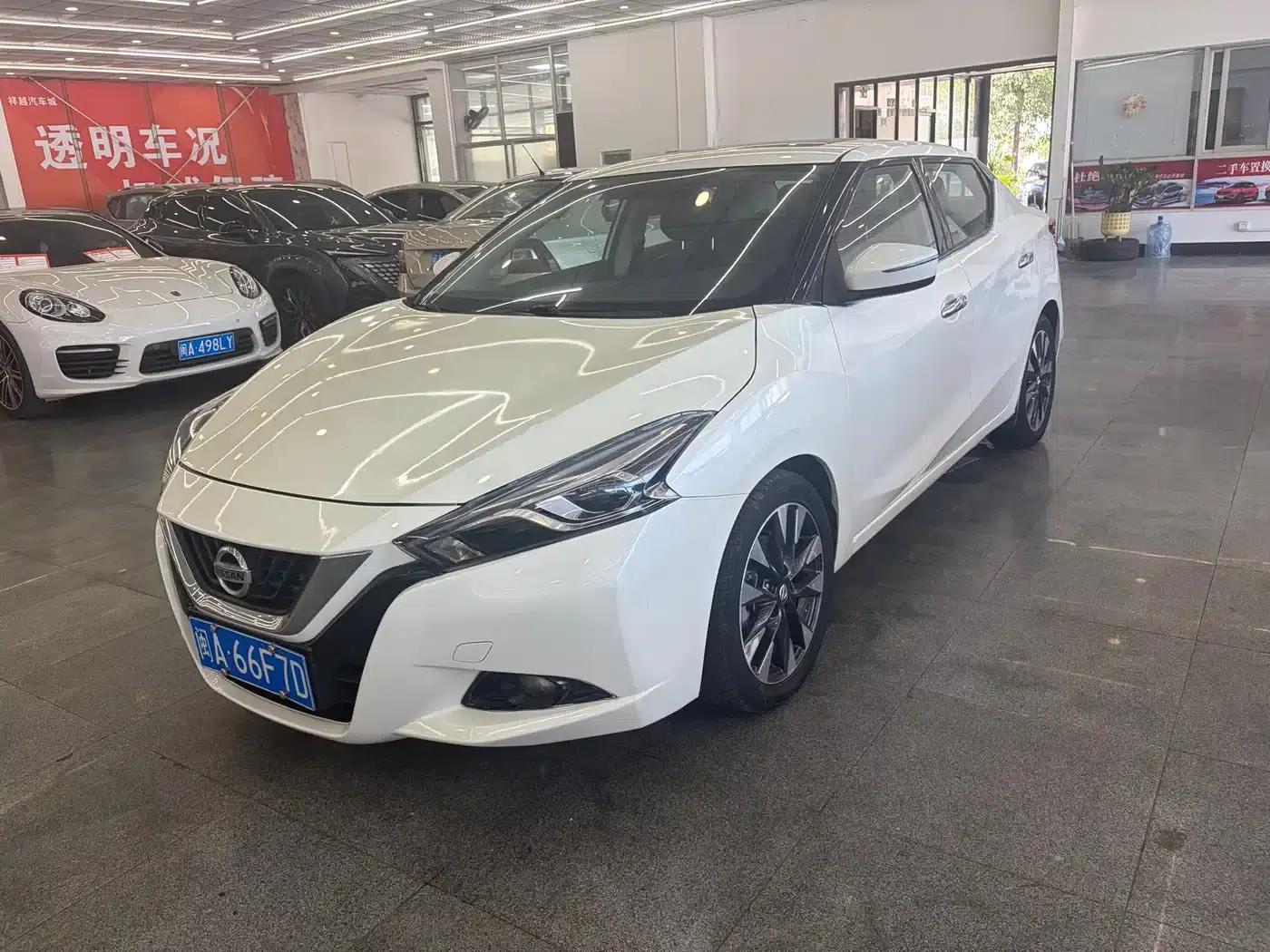 Nissan Bluebird 2019 1.6L CVT Smart Connect Smart Cool Edition (National VI Emission Standard) — миниатюра 1