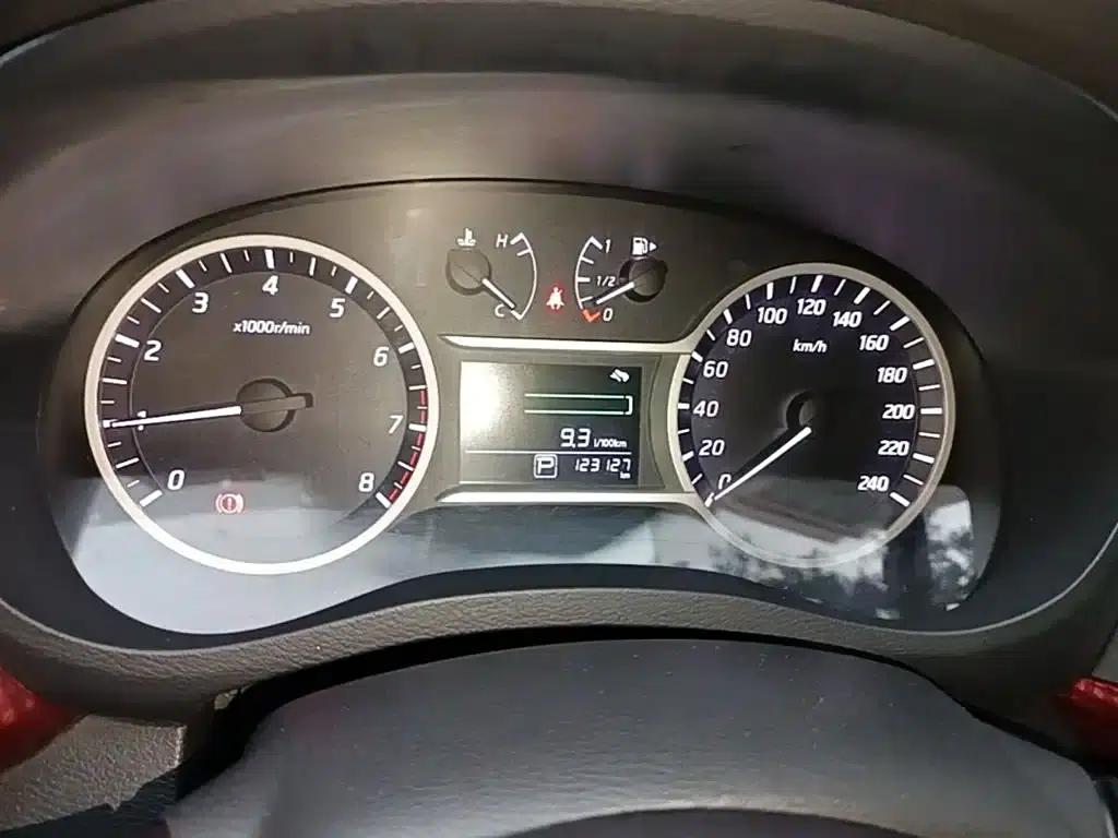 Nissan Bluebird 2016 1.6L CVT Smart Edition — миниатюра 12