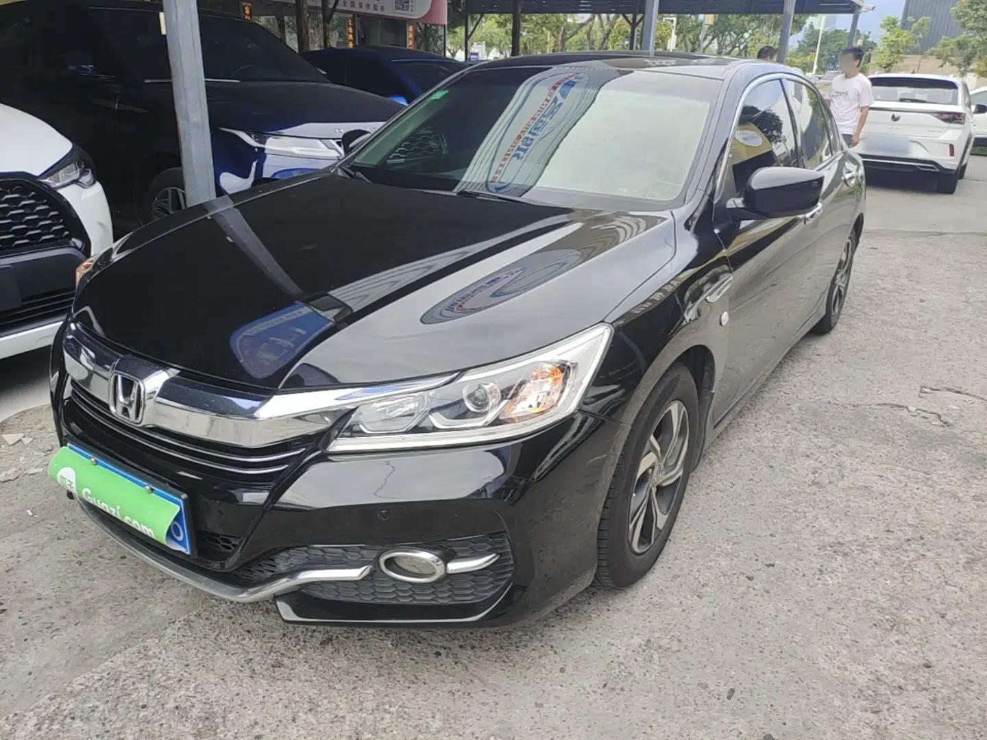 Honda Accord 2016 2.0L Comfort Edition — миниатюра 1