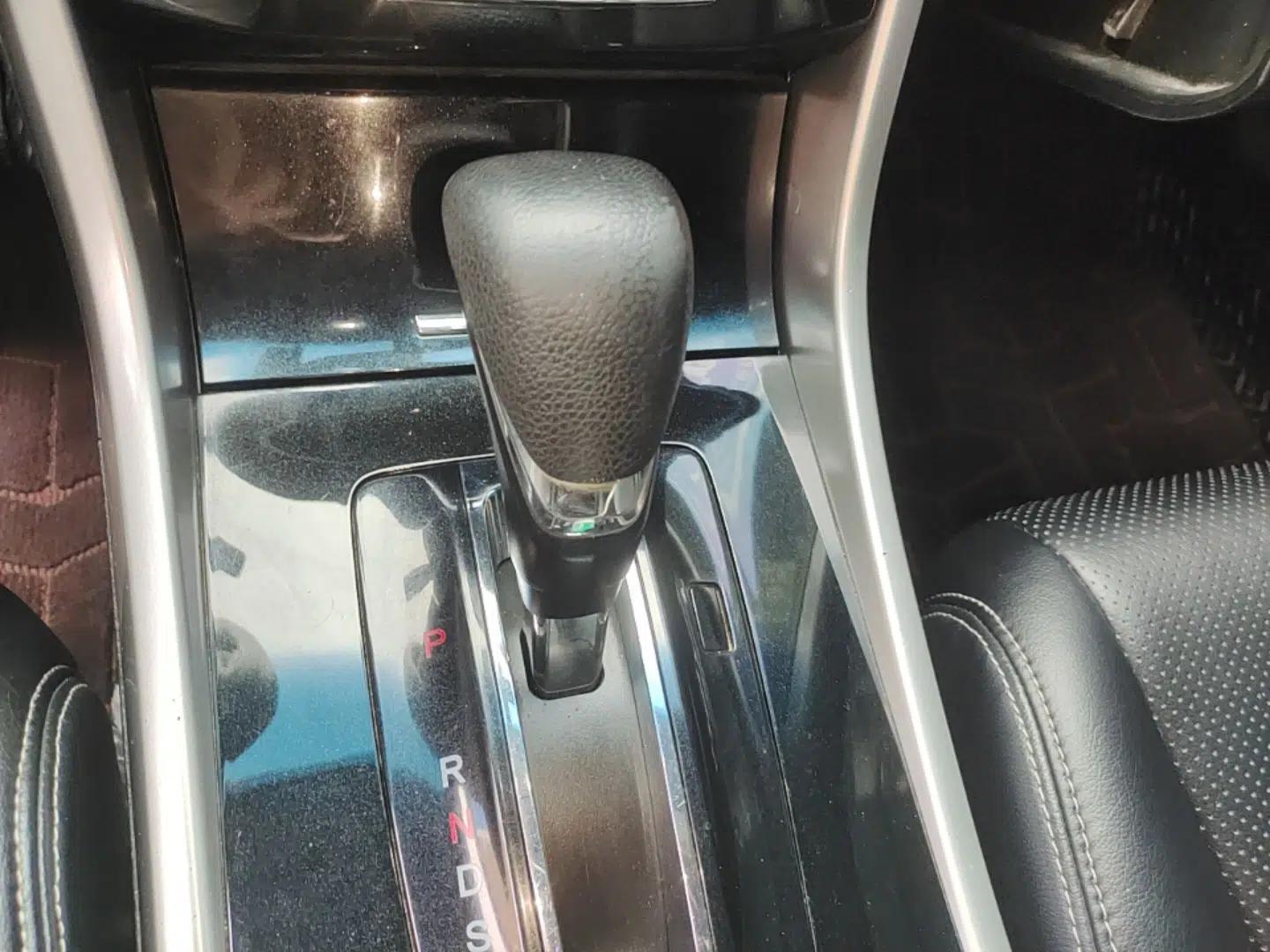 Honda Accord 2016 2.0L Comfort Edition — миниатюра 16