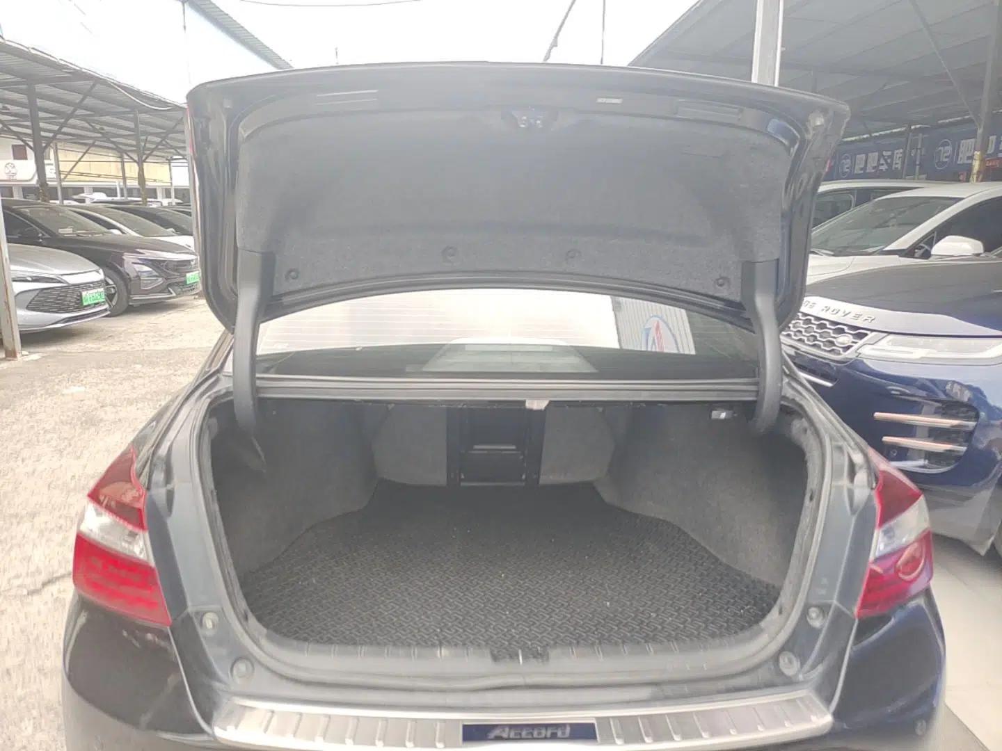 Honda Accord 2016 2.0L Comfort Edition — миниатюра 21