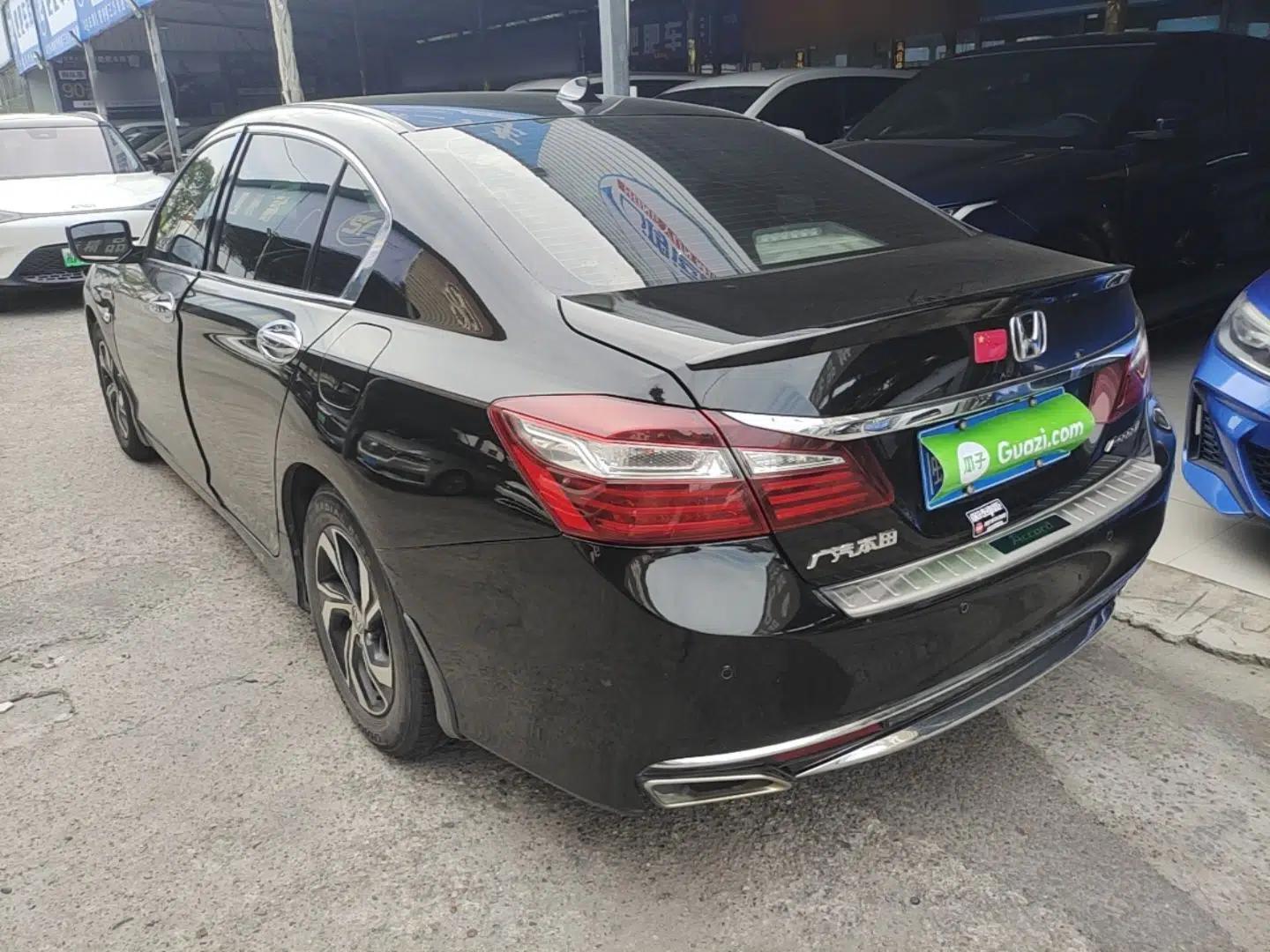 Honda Accord 2016 2.0L Comfort Edition — миниатюра 7