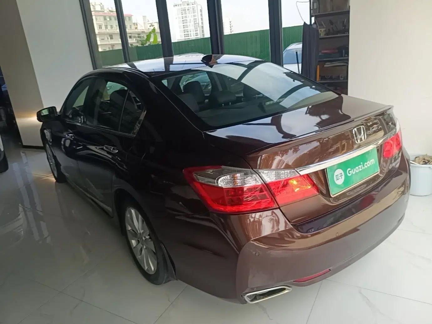 Honda Accord 2014 2.4L EX Luxury Edition — миниатюра 4