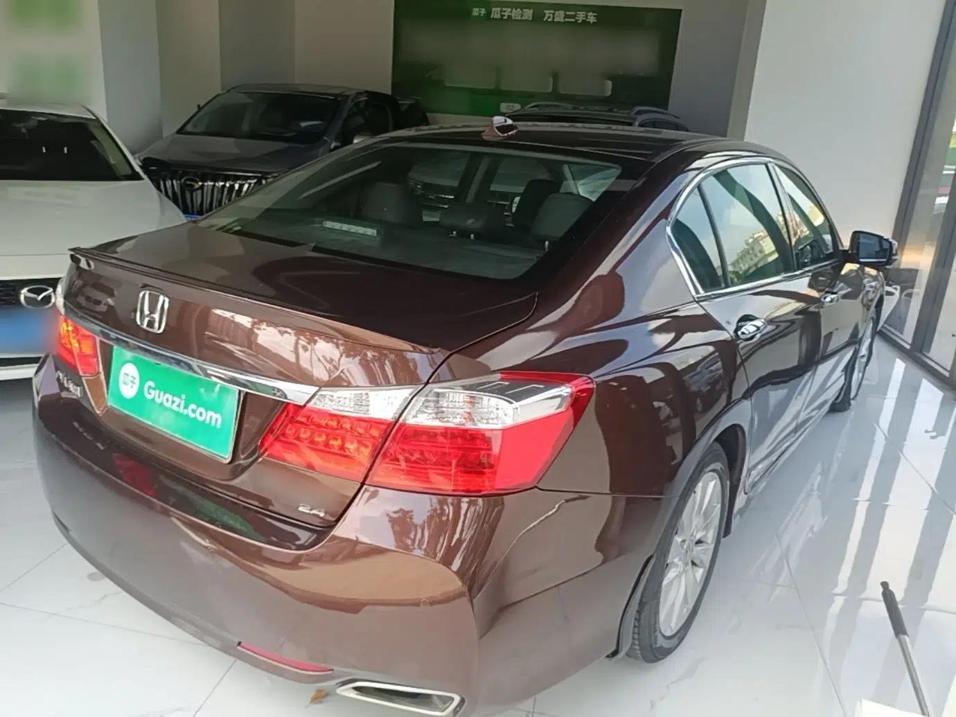 Honda Accord 2014 2.4L EX Luxury Edition — миниатюра 6