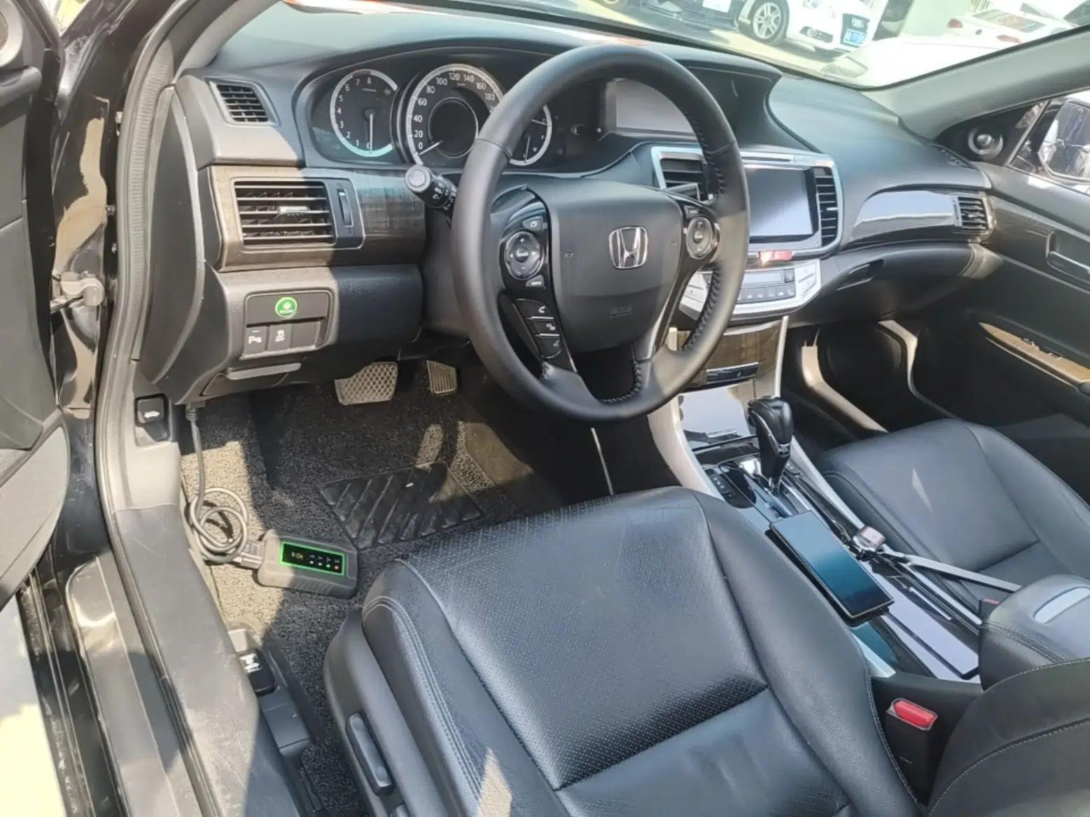 Honda Accord 2014 2.4L EX Luxury Edition — миниатюра 13