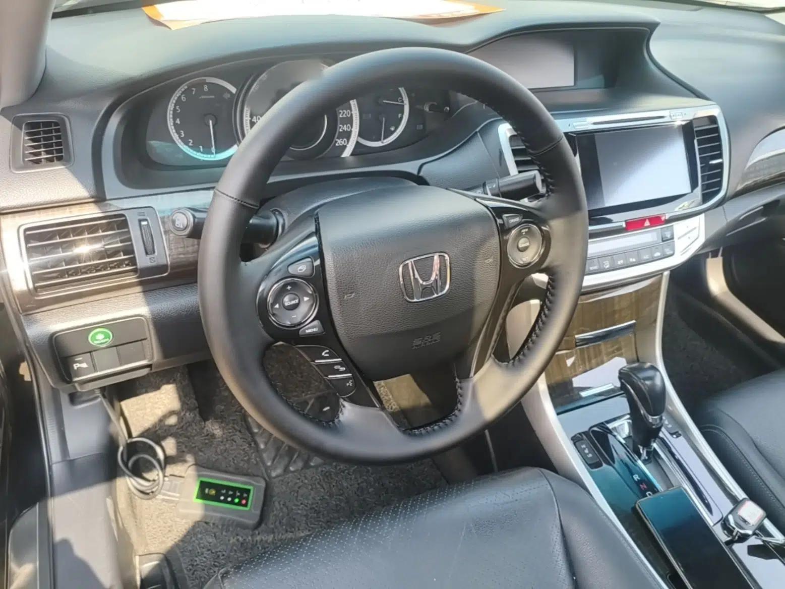 Honda Accord 2014 2.4L EX Luxury Edition — миниатюра 14