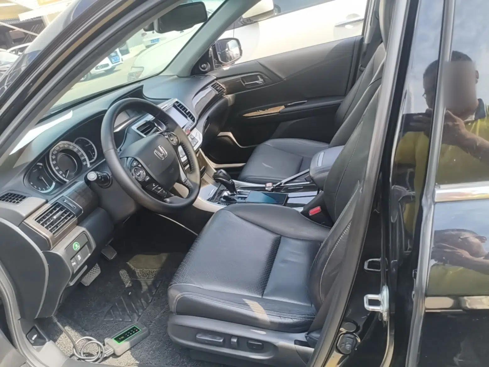 Honda Accord 2014 2.4L EX Luxury Edition — миниатюра 18