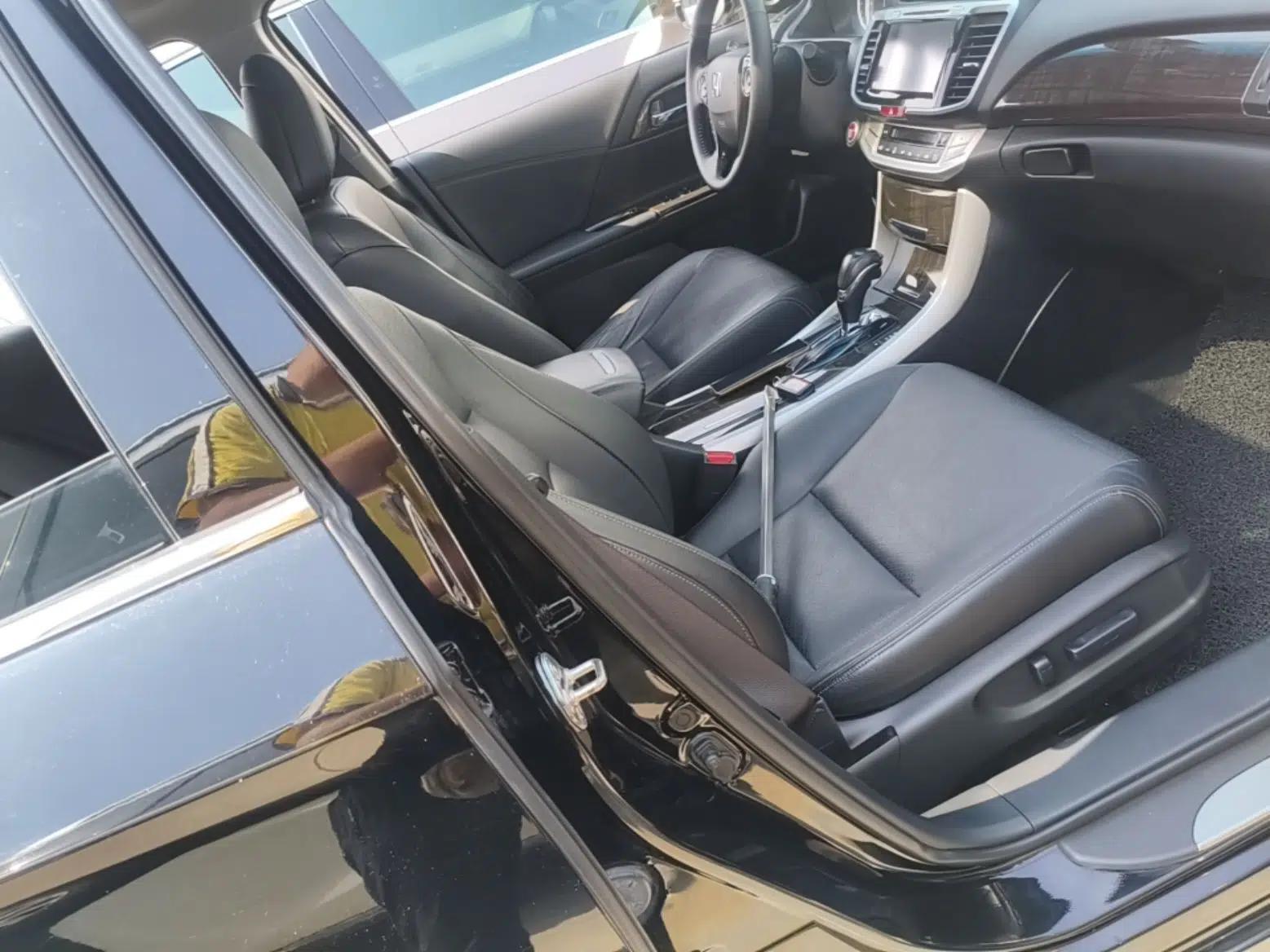 Honda Accord 2014 2.4L EX Luxury Edition — миниатюра 23