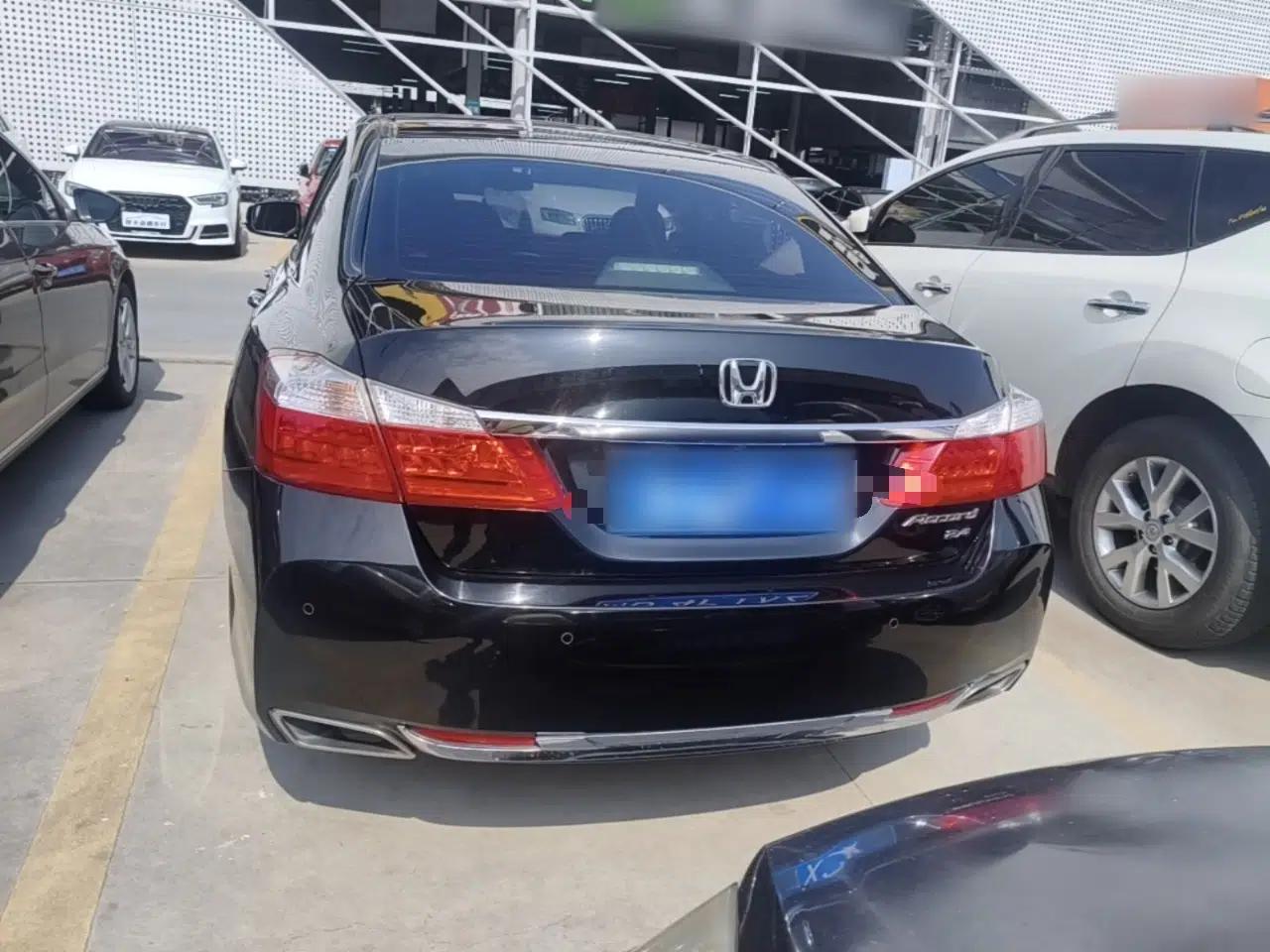 Honda Accord 2014 2.4L EX Luxury Edition — миниатюра 5