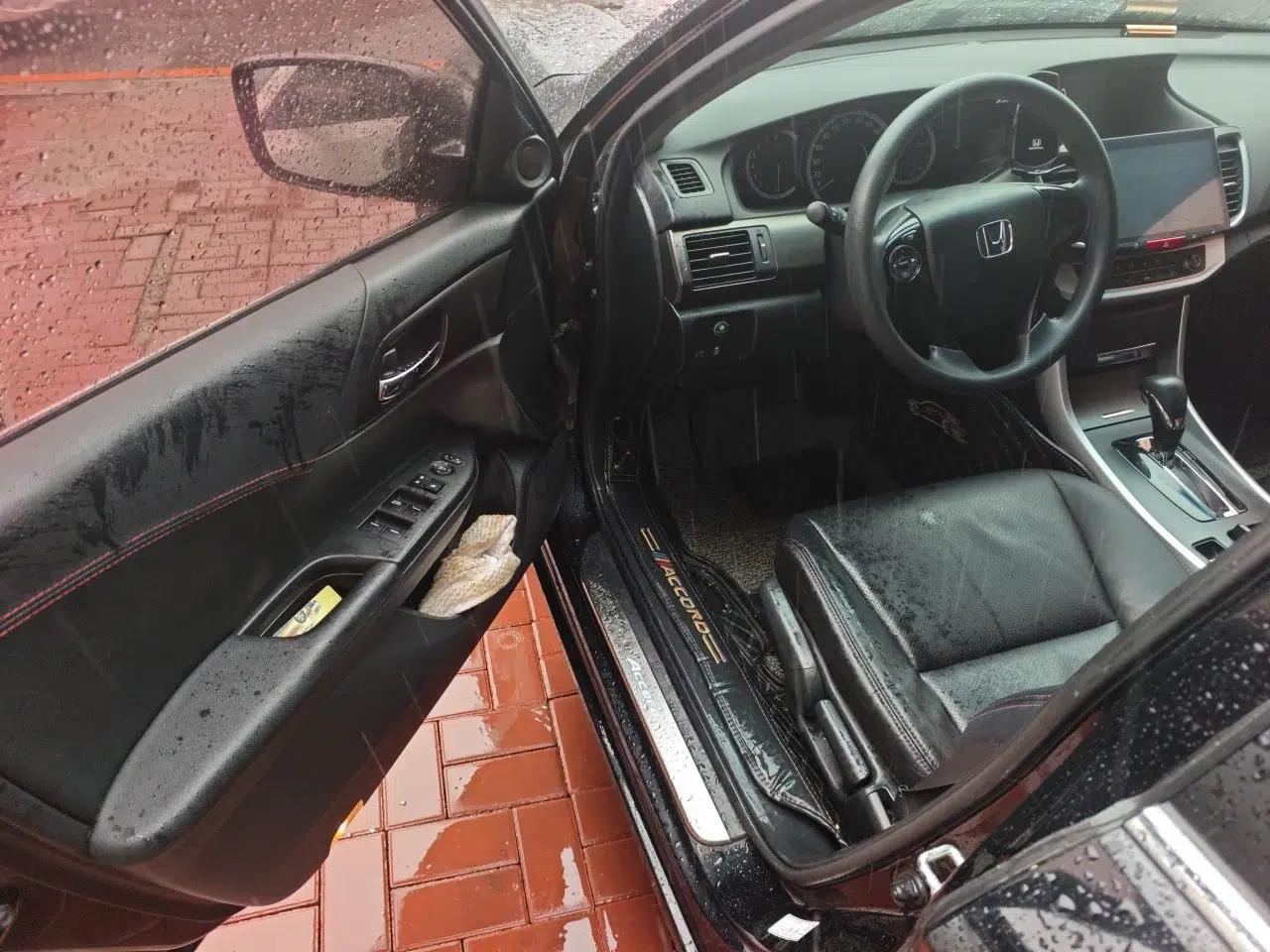 Honda Accord 2015 2.0L LX Comfort Edition — миниатюра 17