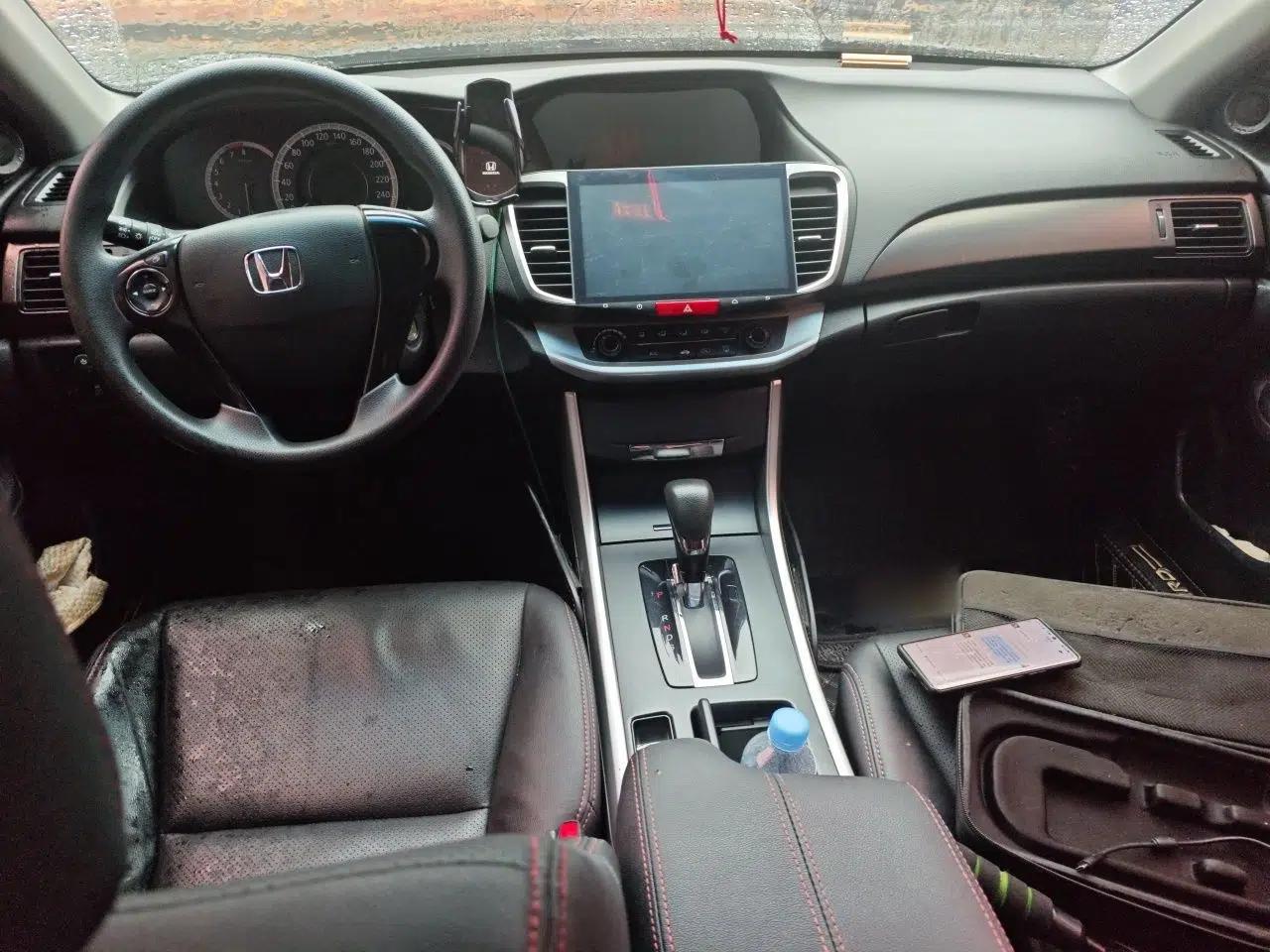 Honda Accord 2015 2.0L LX Comfort Edition — миниатюра 10