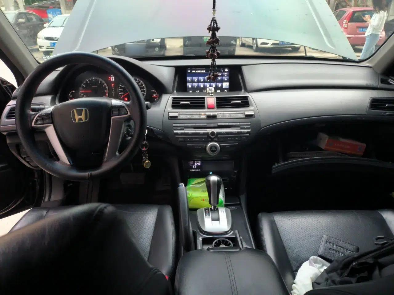 Honda Accord 2013 2.0L SE — миниатюра 10