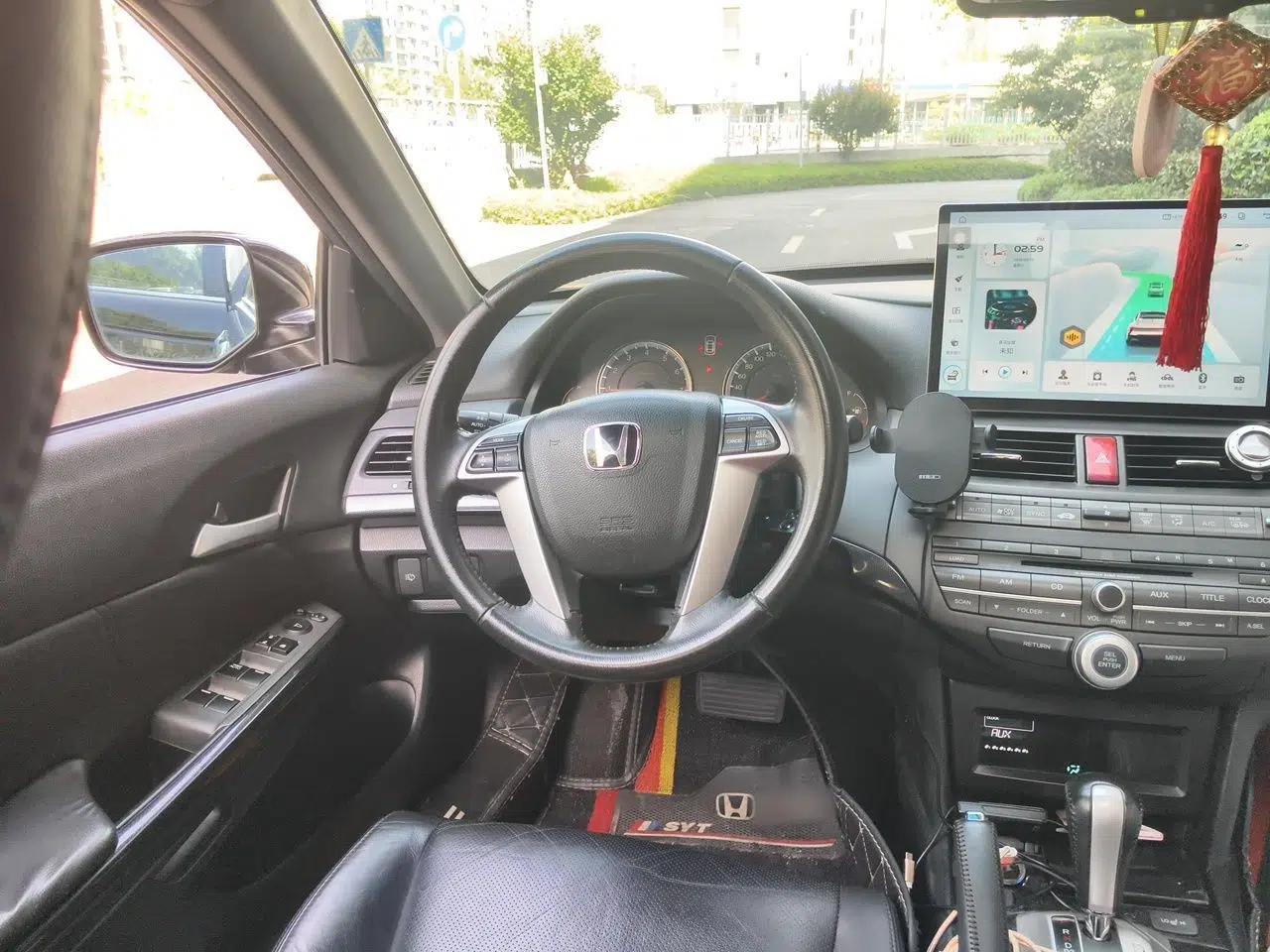 Honda Accord 2013 2.0L SE — миниатюра 11