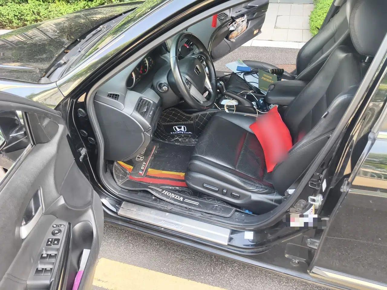 Honda Accord 2013 2.0L SE — миниатюра 17