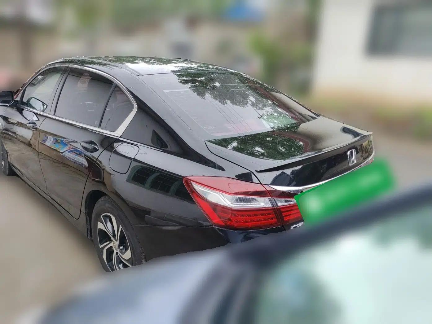 Honda Accord 2016 2.0L Elite Edition — миниатюра 4