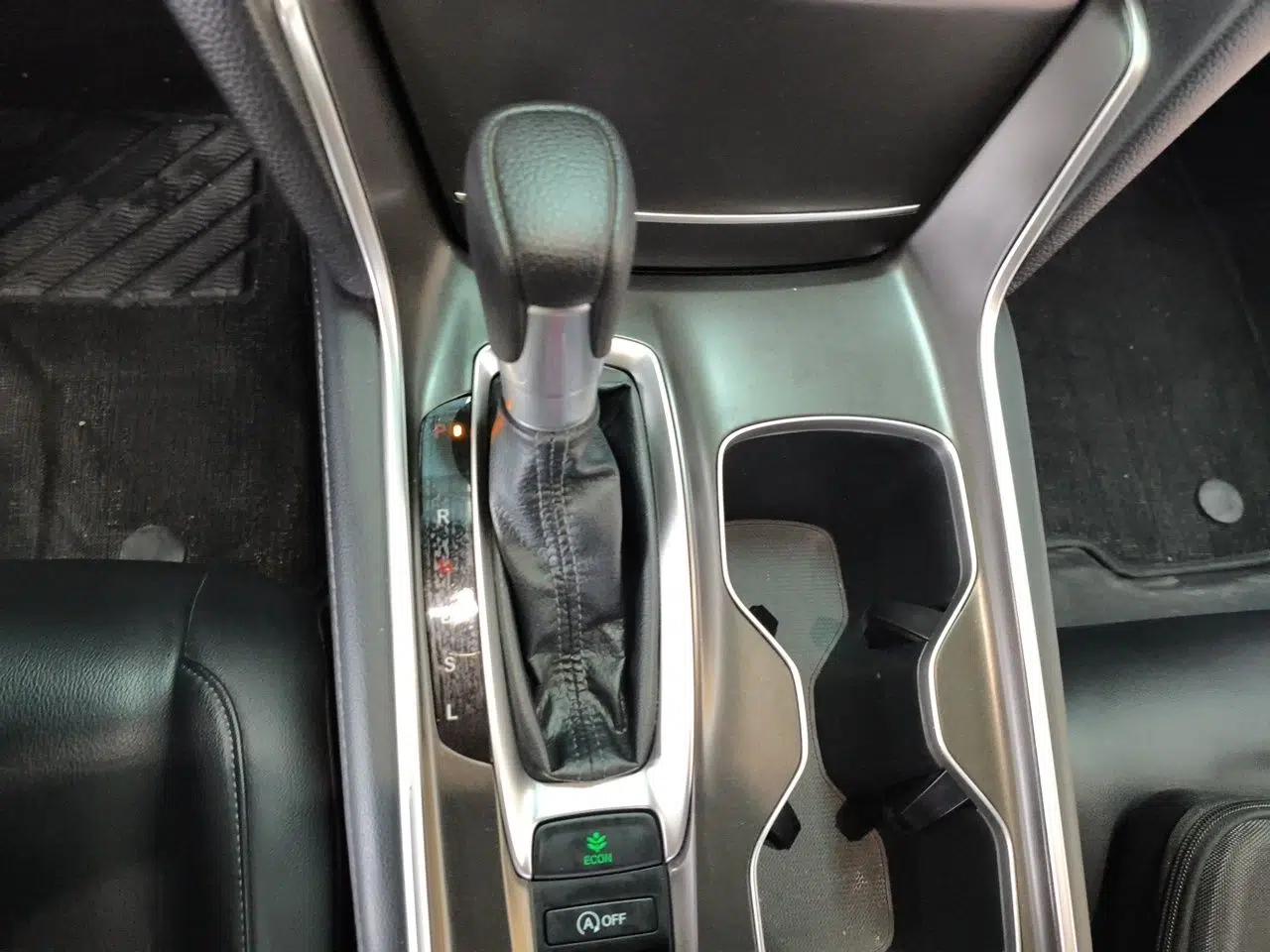Honda Accord 2018 260TURBO Elite Edition China V — миниатюра 13