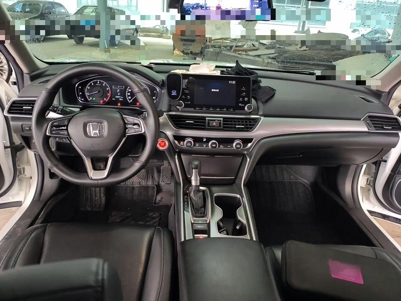 Honda Accord 2018 260TURBO Elite Edition China V — миниатюра 18