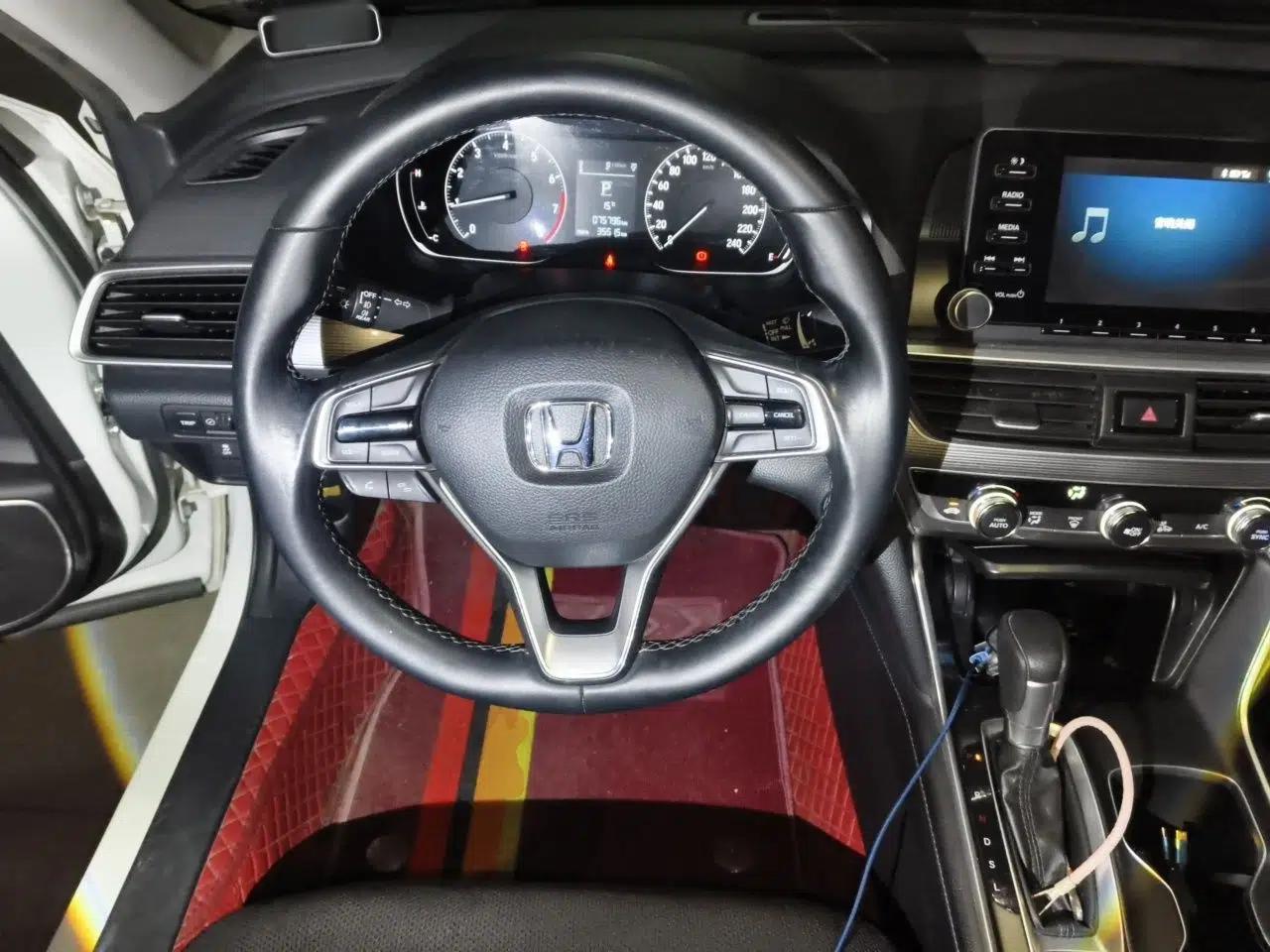 Honda Accord 2018 260TURBO Elite Edition China V — миниатюра 11