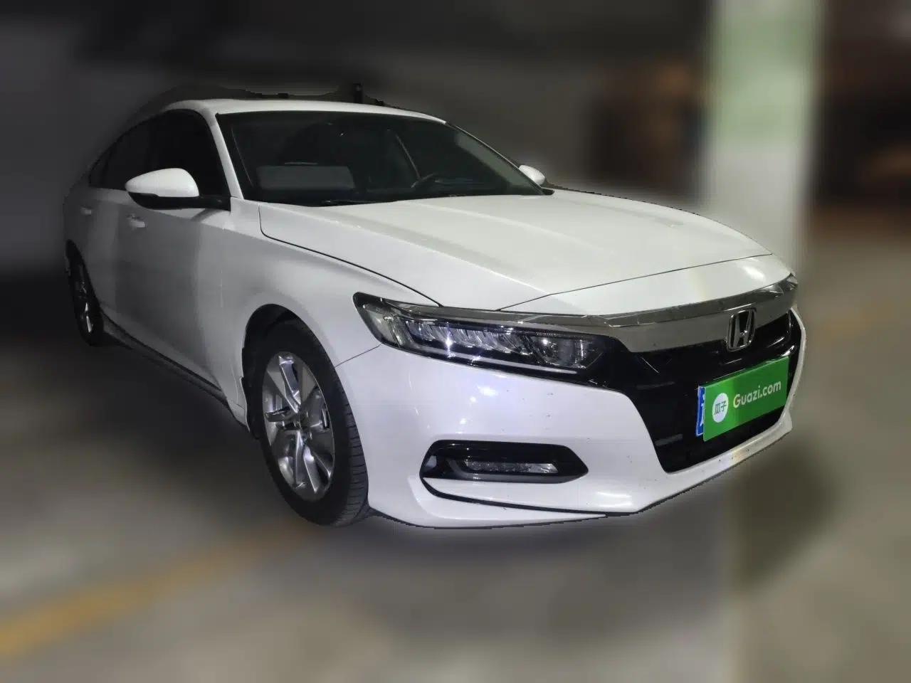Honda Accord 2018 260TURBO Elite Edition China V — миниатюра 3