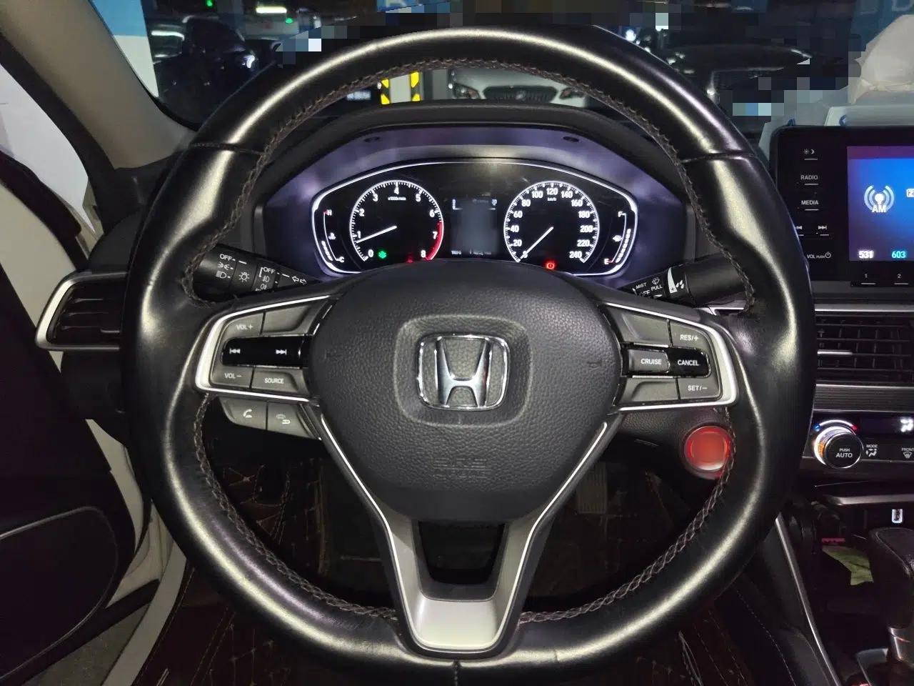 Honda Accord 2018 260TURBO Elite Edition China V — миниатюра 11