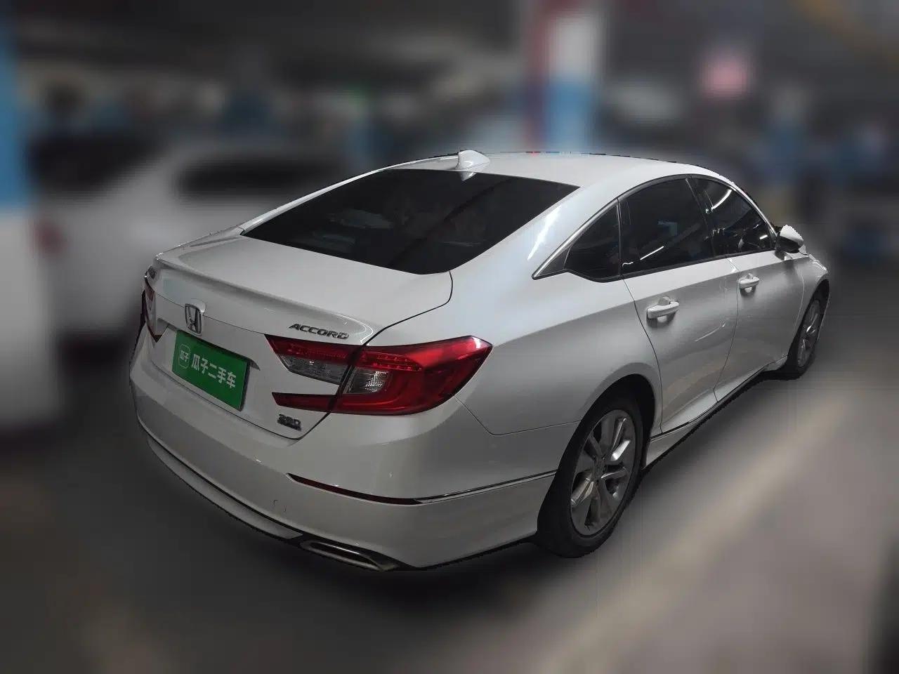 Honda Accord 2018 260TURBO Elite Edition China V — миниатюра 6