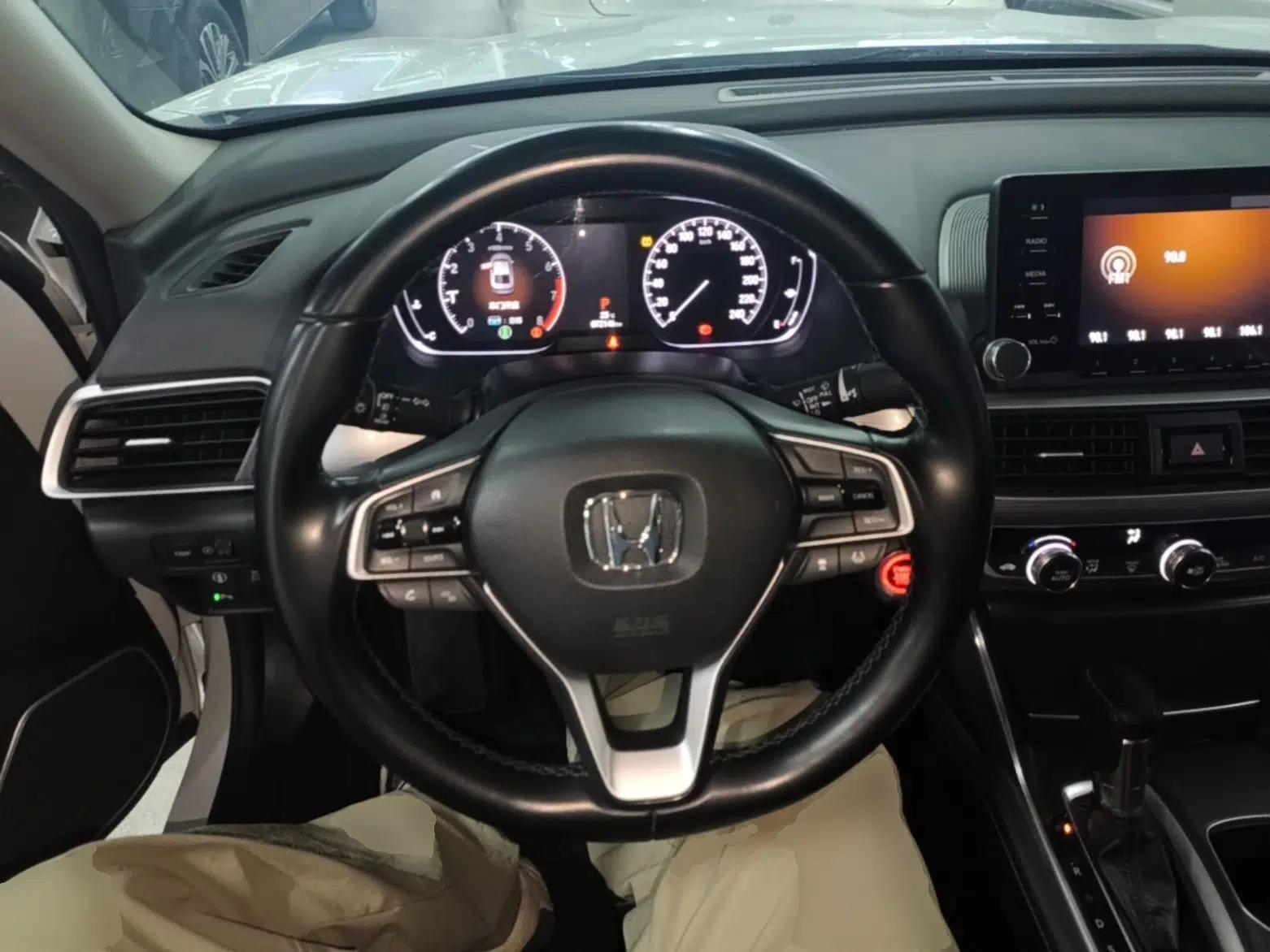 Honda Accord 2018 260TURBO Luxury Edition China VI — миниатюра 13