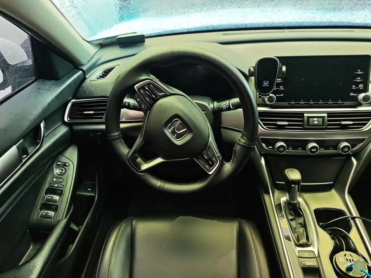 Honda Accord 2018 260TURBO Elite Edition China V — миниатюра 11
