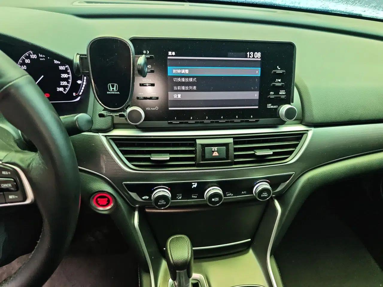 Honda Accord 2018 260TURBO Elite Edition China V — миниатюра 14