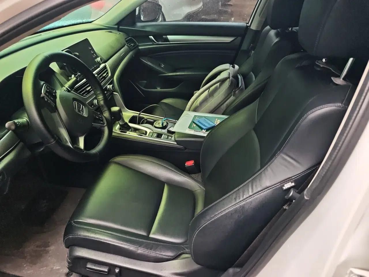 Honda Accord 2018 260TURBO Elite Edition China V — миниатюра 16