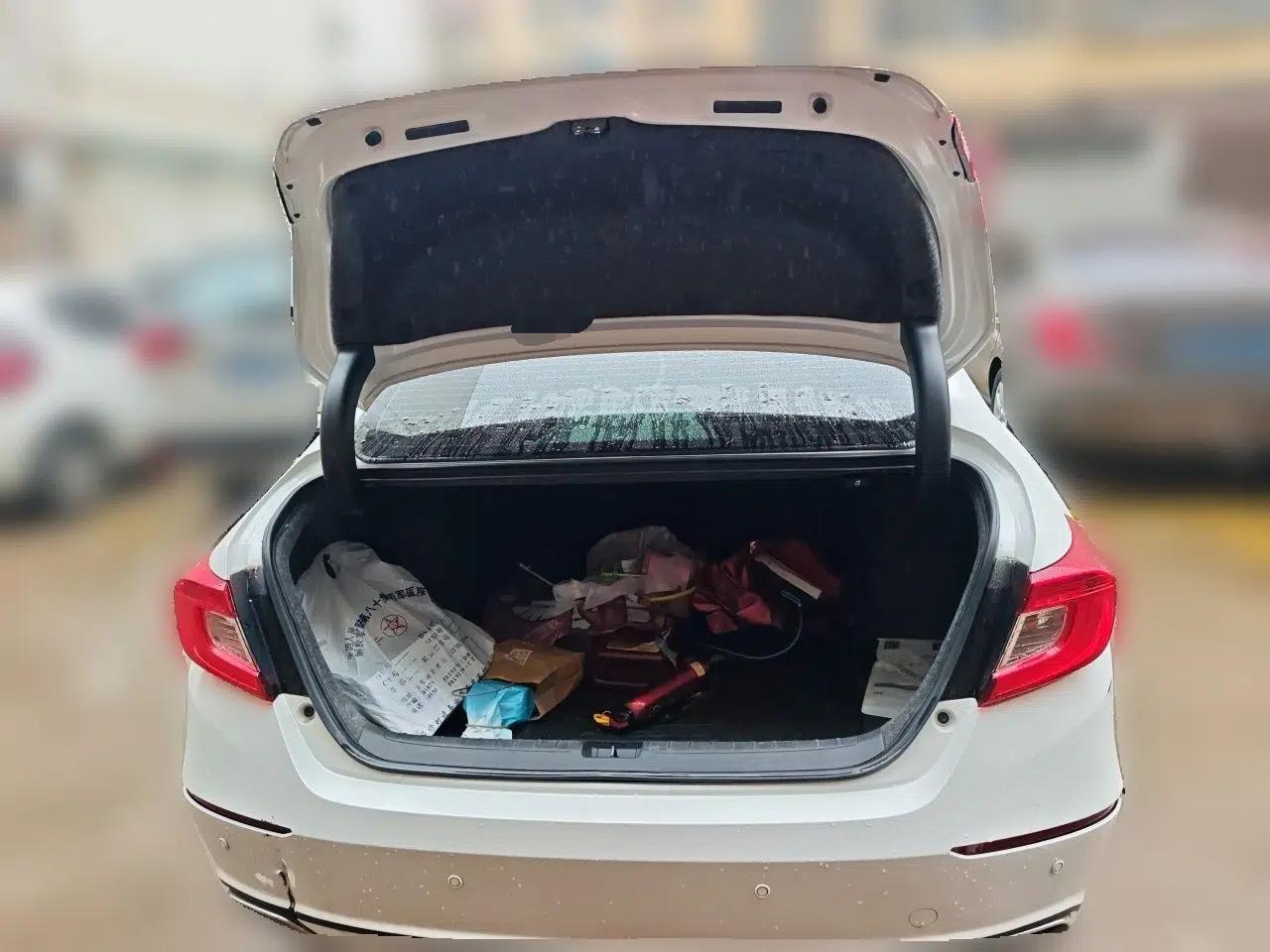 Honda Accord 2018 260TURBO Elite Edition China V — миниатюра 20