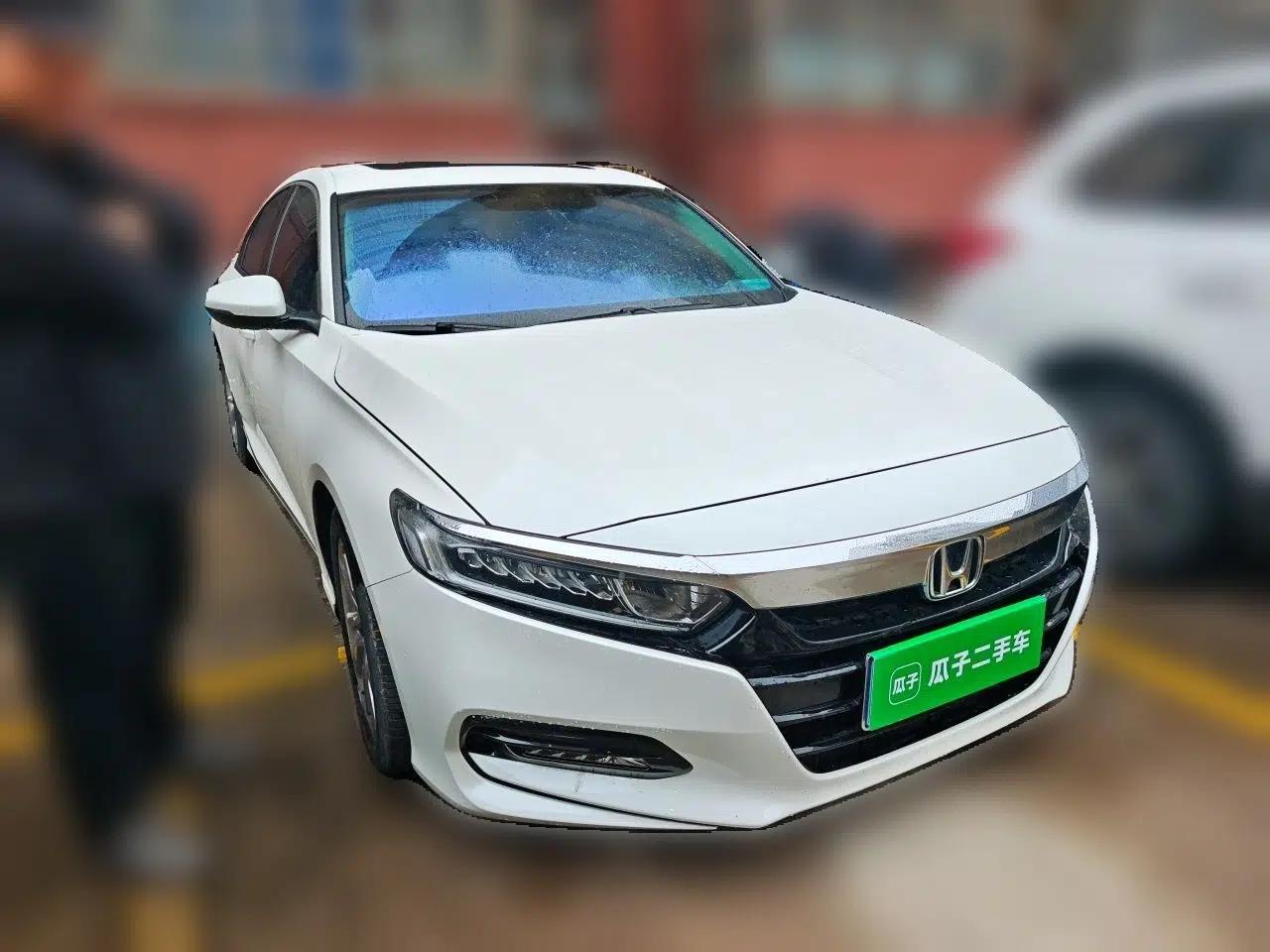 Honda Accord 2018 260TURBO Elite Edition China V — миниатюра 3