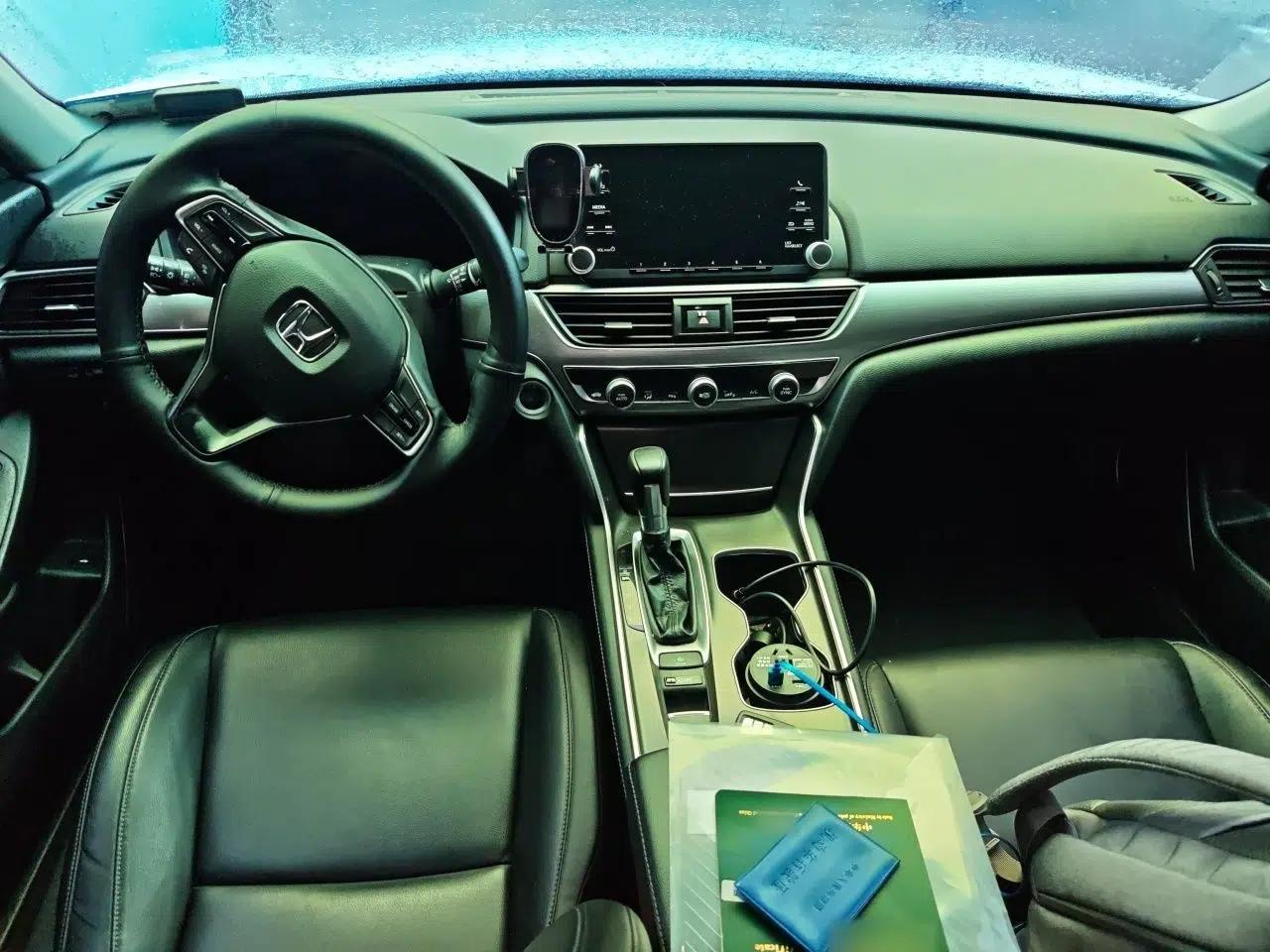 Honda Accord 2018 260TURBO Elite Edition China V — миниатюра 10