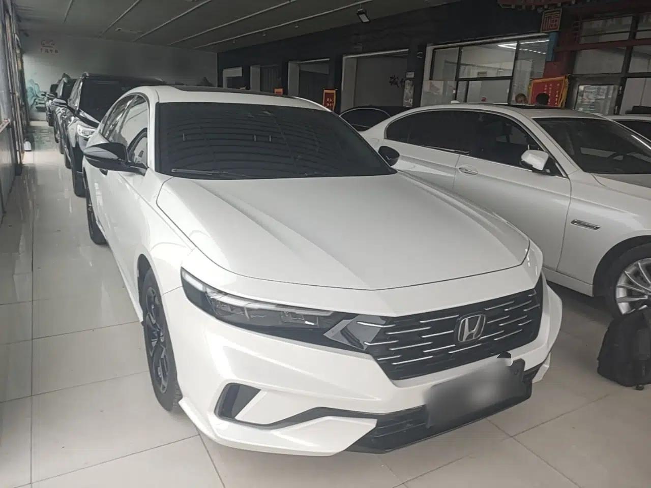 Honda Accord 2025 Sport Series 260TURBO Luxury Edition — миниатюра 3