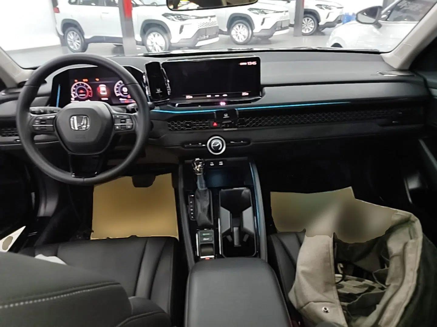 Honda Accord 2025 260TURBO Luxury Edition — миниатюра 13