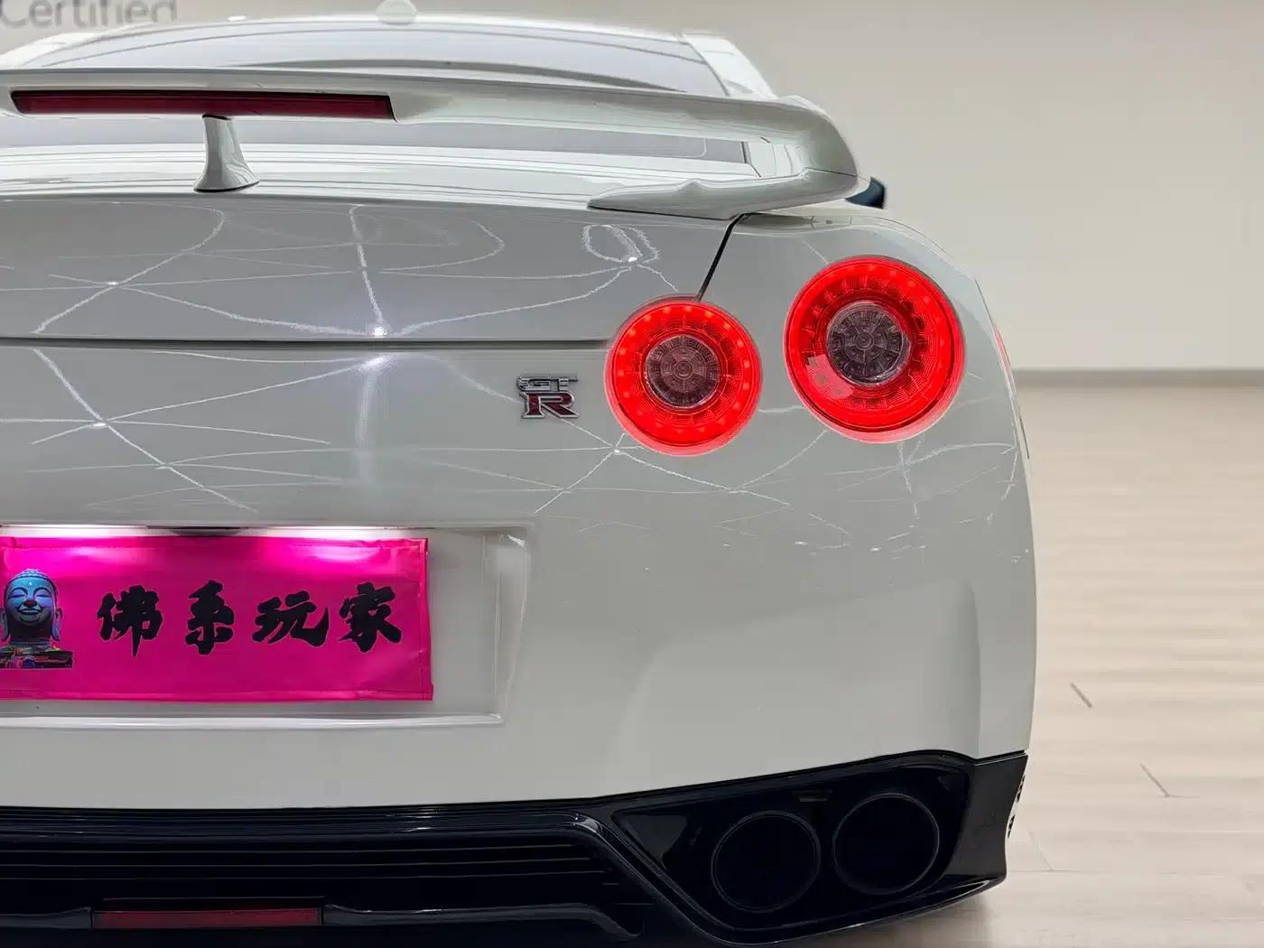 Nissan GT-R 2010 3.8T US Spec — миниатюра 16