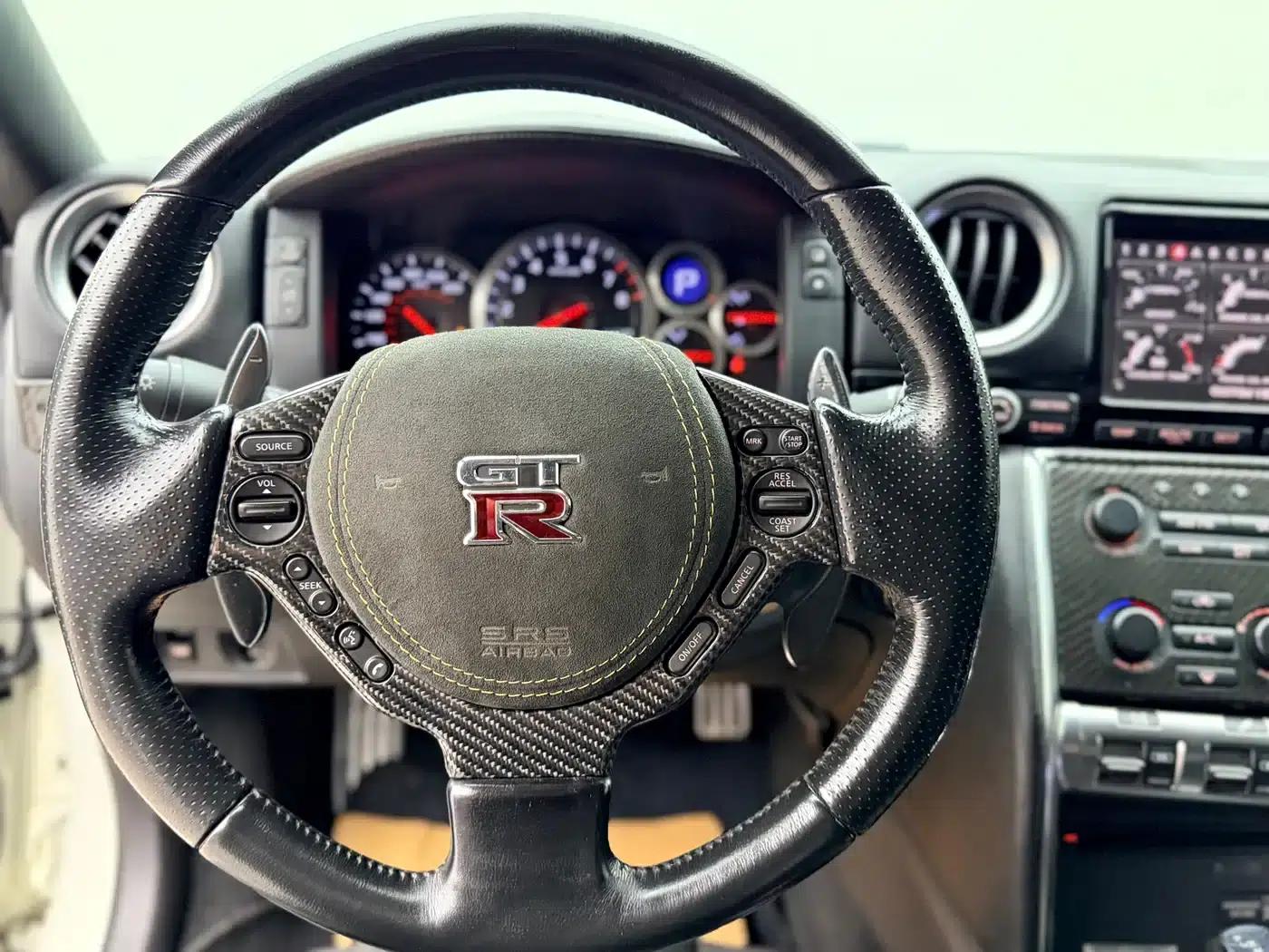 Nissan GT-R 2010 3.8T US Spec — миниатюра 8