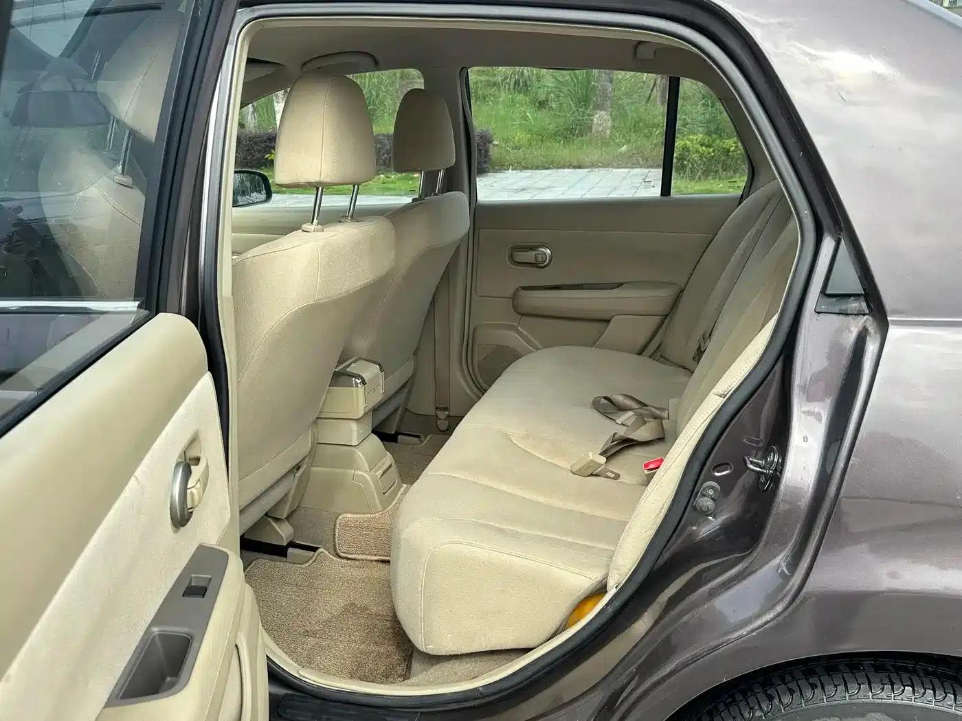Tiida 2009 1.6L Automatic Technology Edition — миниатюра 17
