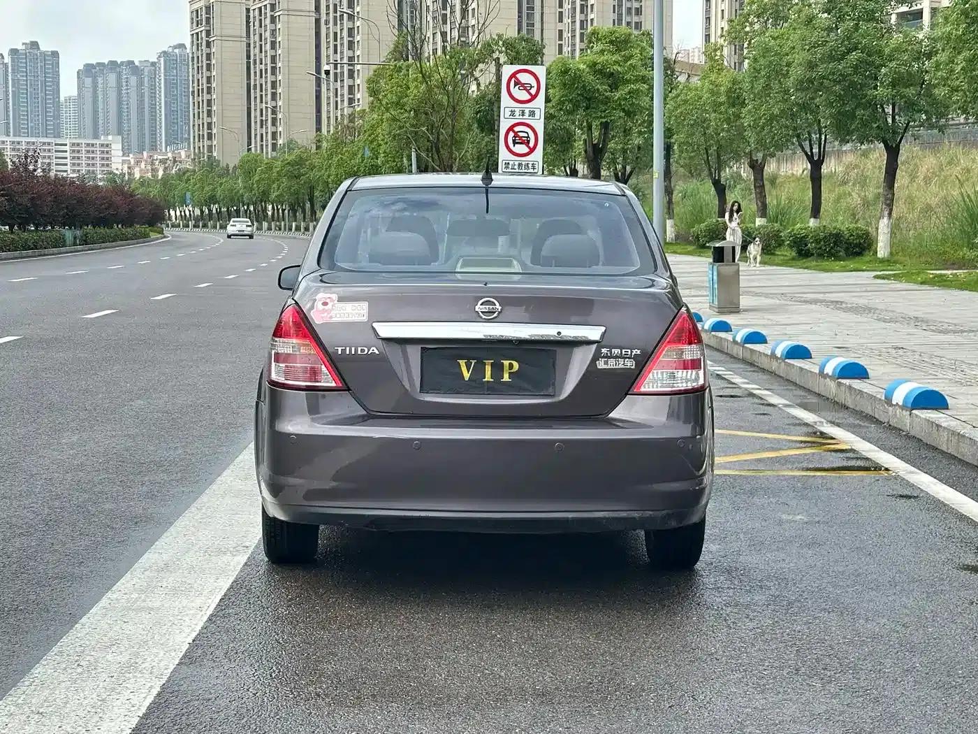 Tiida 2009 1.6L Automatic Technology Edition — миниатюра 6