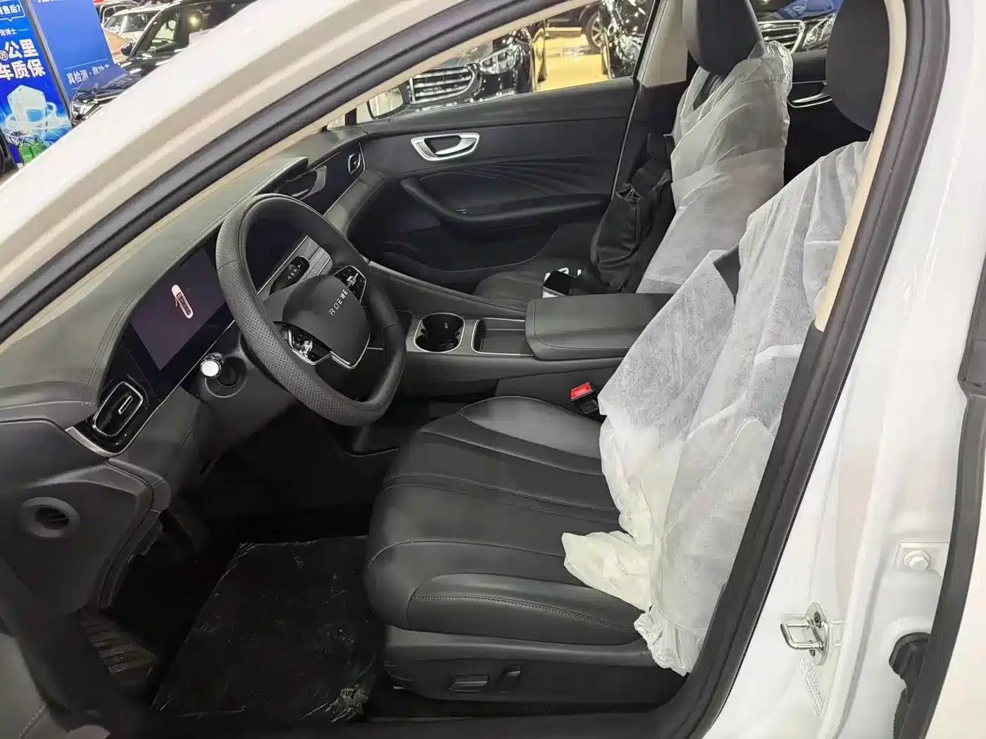 Roewe D7 2023 DMH 125km Super Edition — миниатюра 3