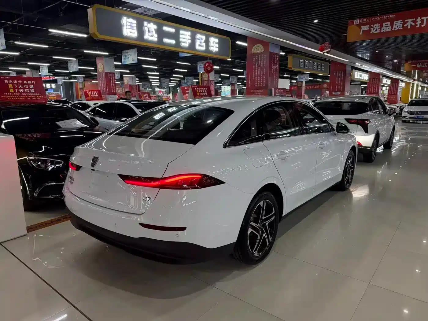 Roewe D7 2023 DMH 125km Super Edition — миниатюра 10