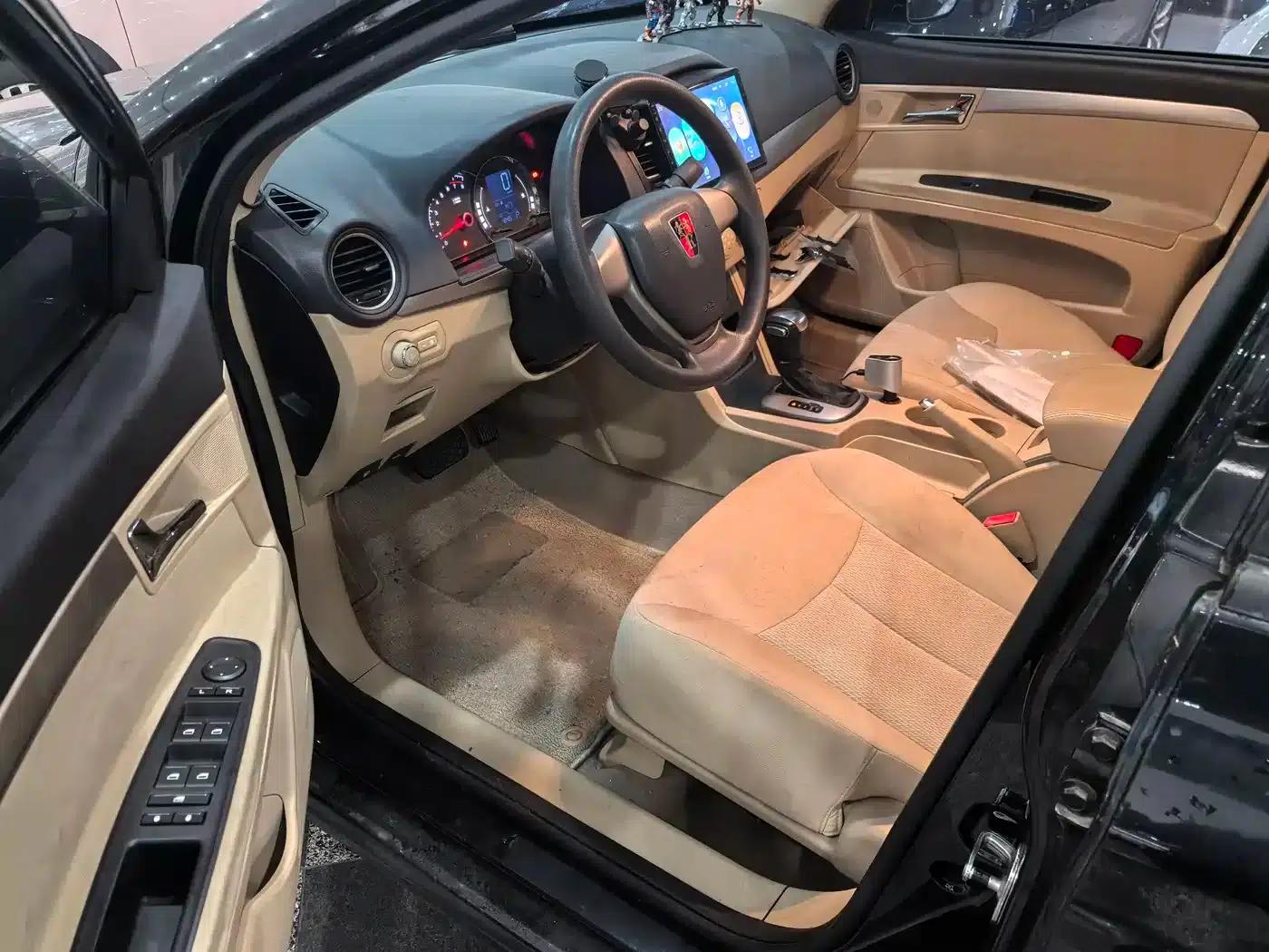 Roewe 350 2015 1.5L Automatic Deluxe Sunroof Edition — миниатюра 4