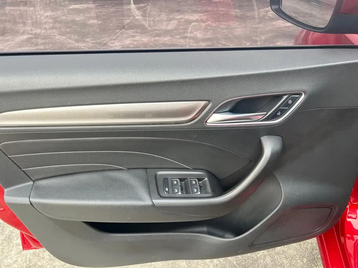 Roewe i6 Classic 2017 20T Automatic Flagship Edition — миниатюра 7