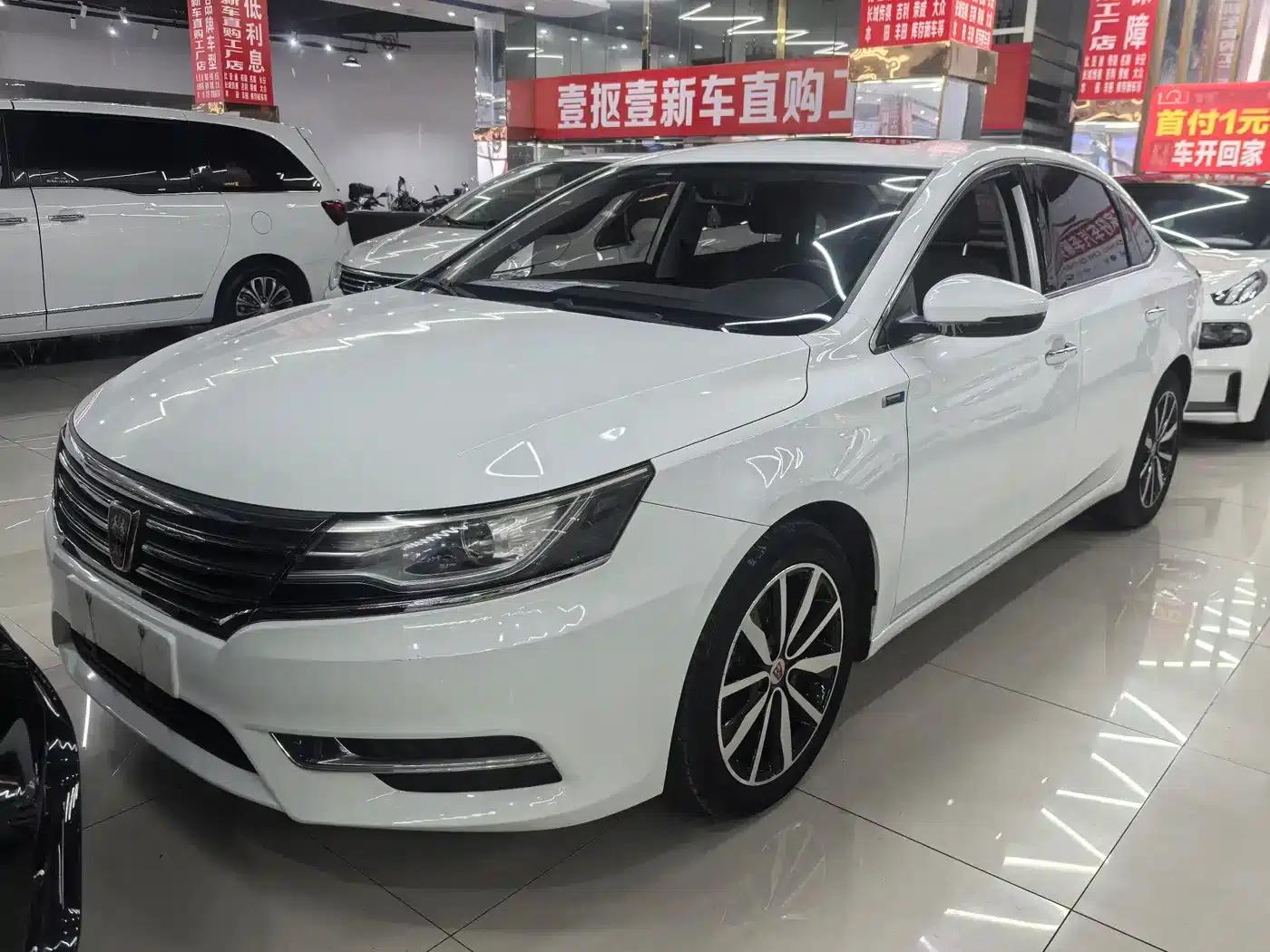 Roewe i6 Classic 2018 20T Automatic Internet Smart Edition — миниатюра 1