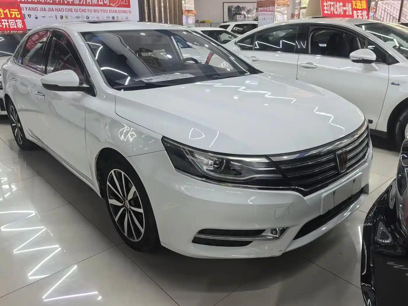 Roewe i6 Classic 2018 20T Automatic Internet Smart Edition — миниатюра 2
