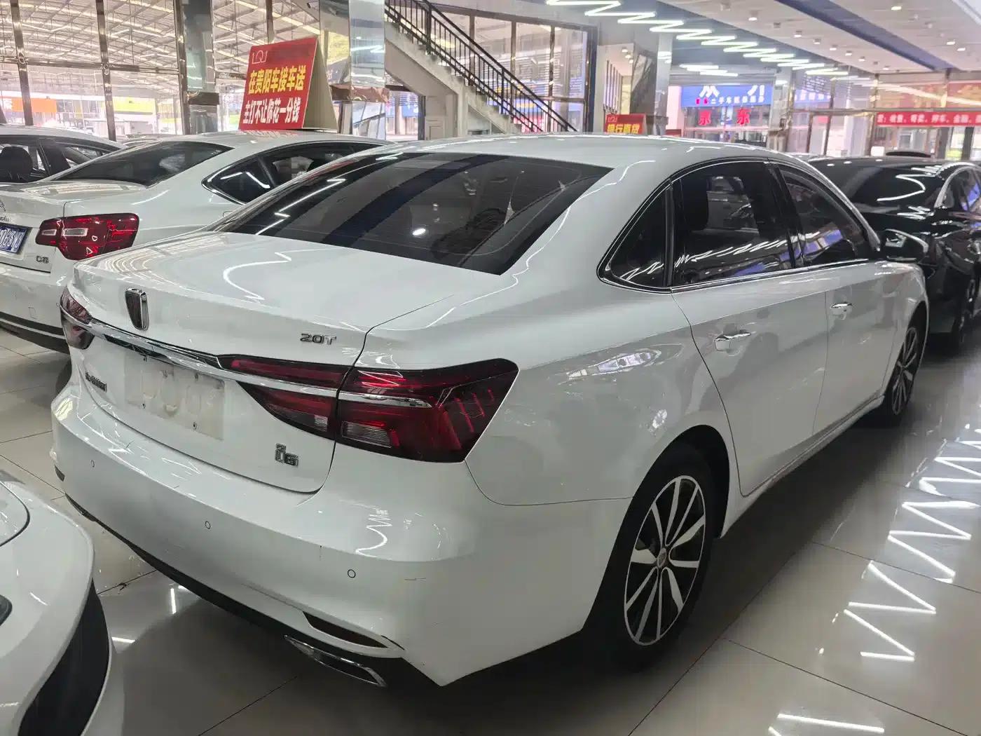 Roewe i6 Classic 2018 20T Automatic Internet Smart Edition — миниатюра 15