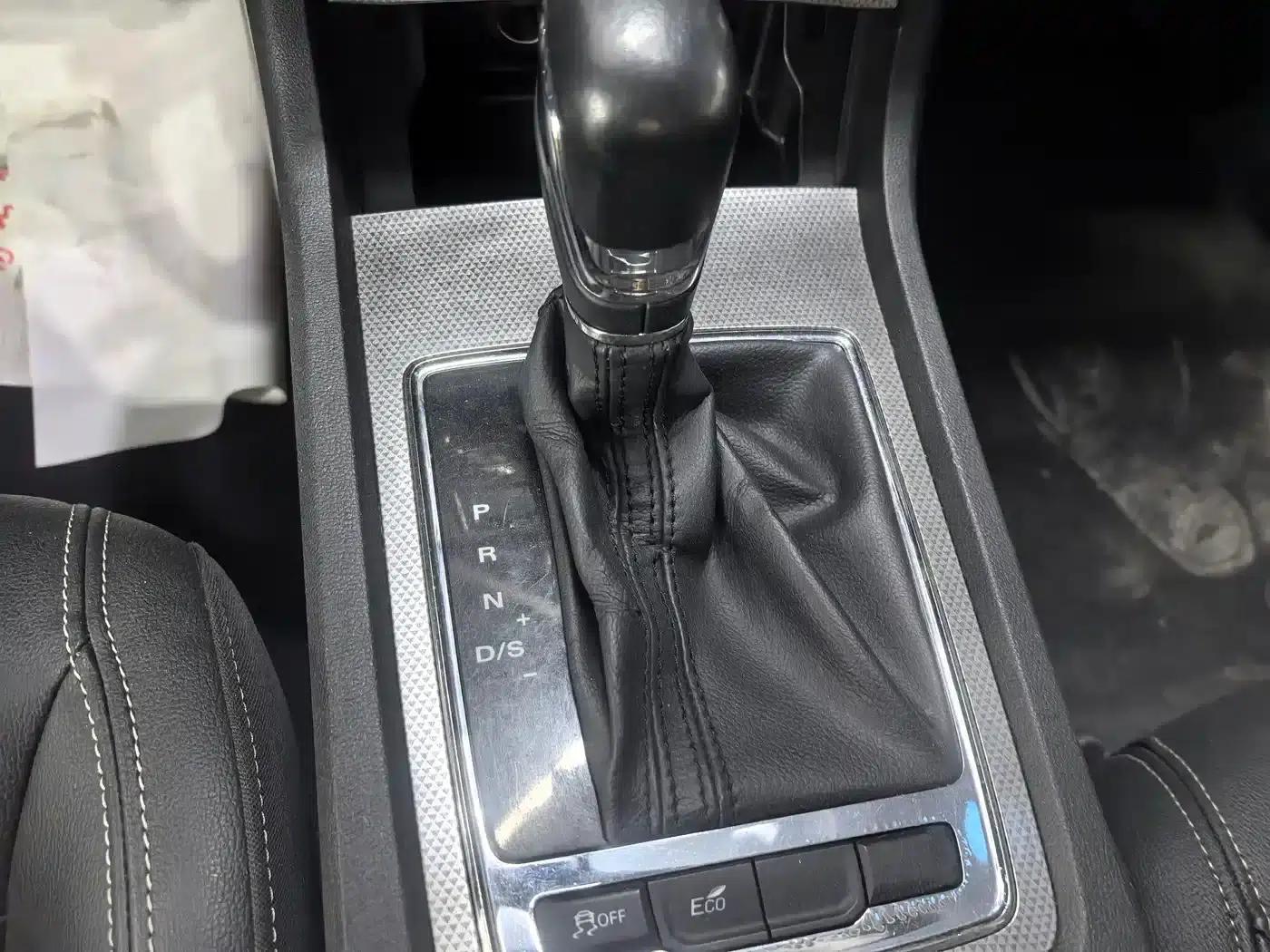 Roewe i6 Classic 2018 20T Automatic Internet Smart Edition — миниатюра 8