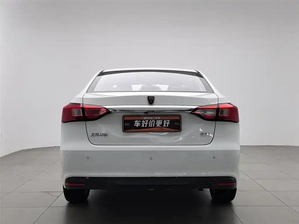 Roewe 360 2015 1.5L Manual Deluxe Edition — миниатюра 4