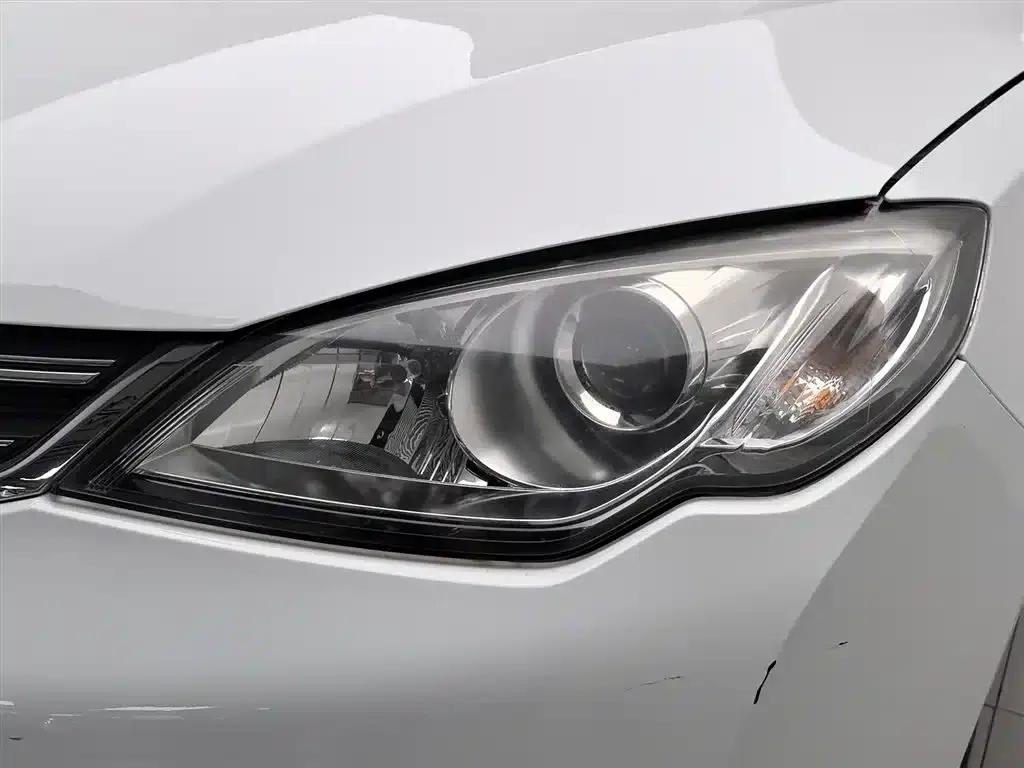 Roewe 360 2015 1.5L Manual Deluxe Edition — миниатюра 7