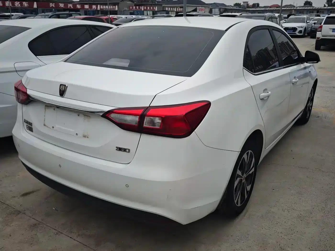 Roewe 360 2015 1.5L Automatic Deluxe Edition — миниатюра 8